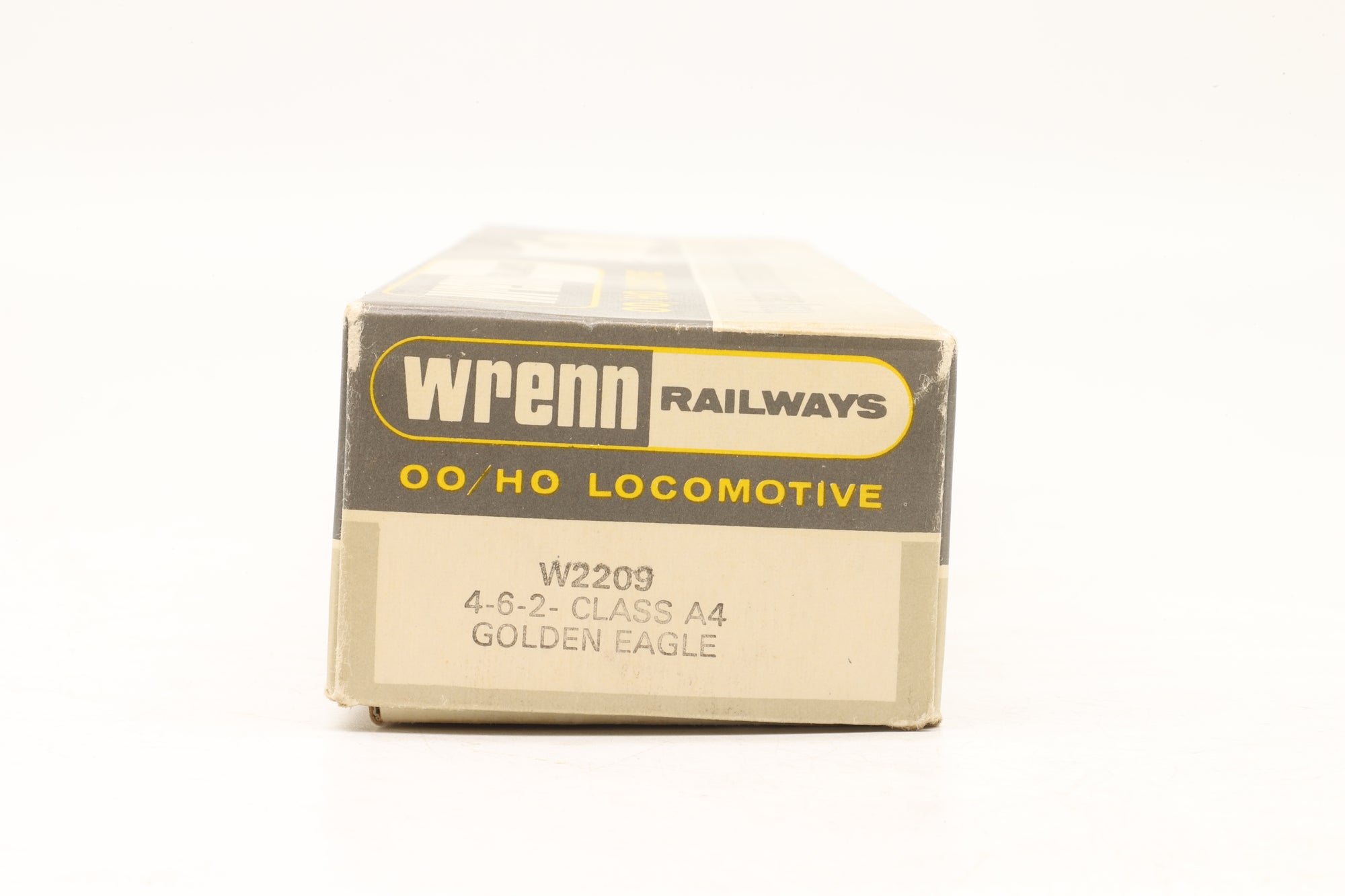 Wrenn OO W2209 Class A4 'Golden Eagle' '4482' Apple Green