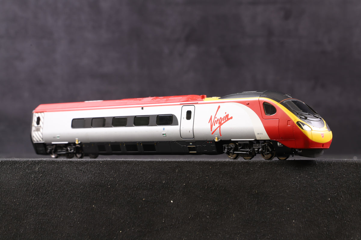 Hornby OO Virgin Trains 9 Car Pendolino Set