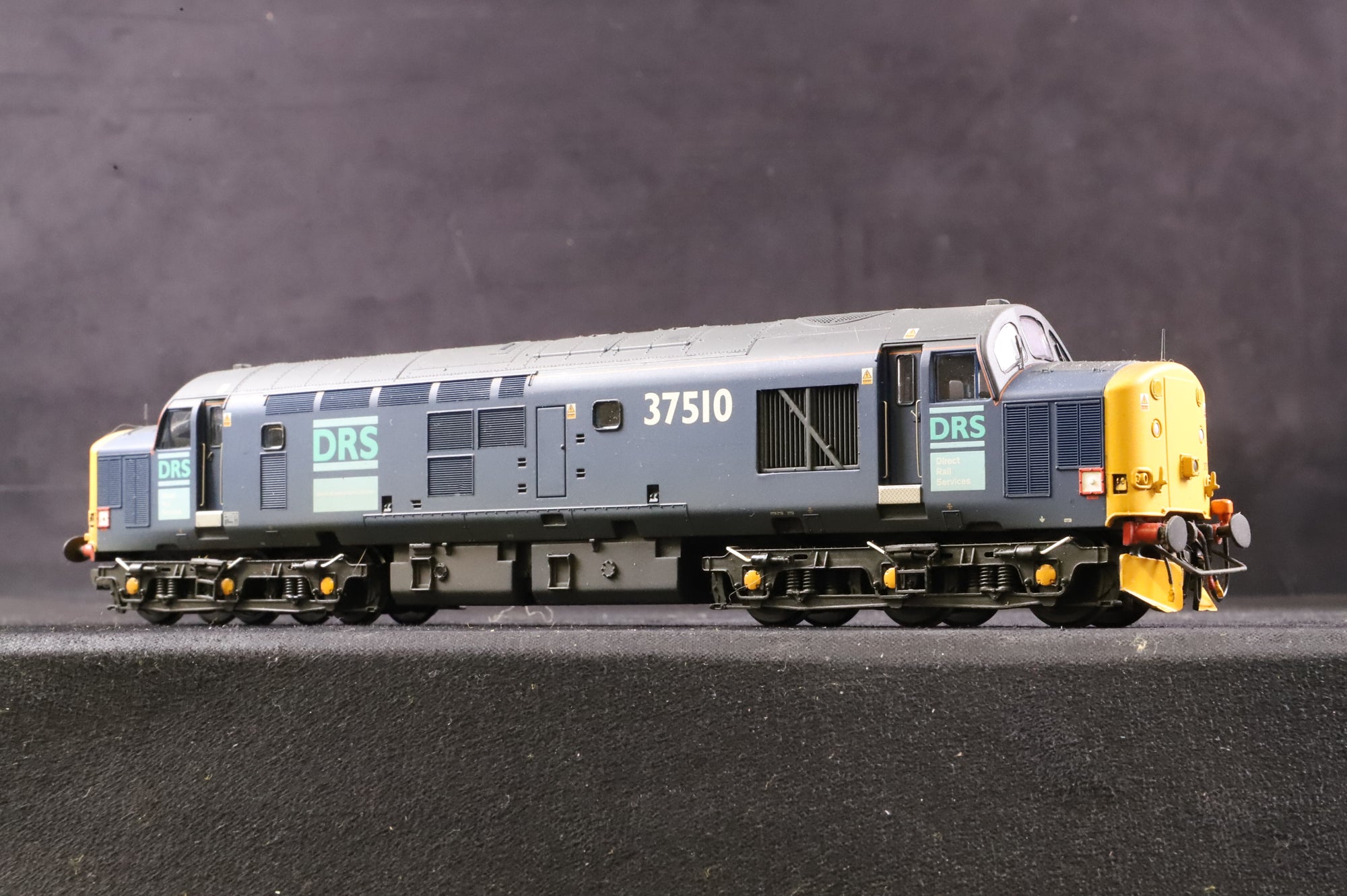 Bachmann OO Twin Pack of Class 37s Incl. 37510 & 37667 in DRS Livery