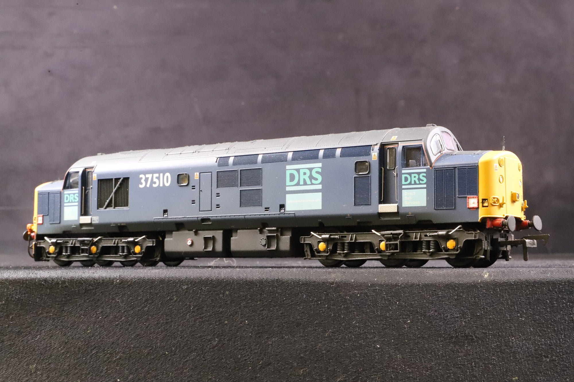 Bachmann OO Twin Pack of Class 37s Incl. 37510 & 37667 in DRS Livery