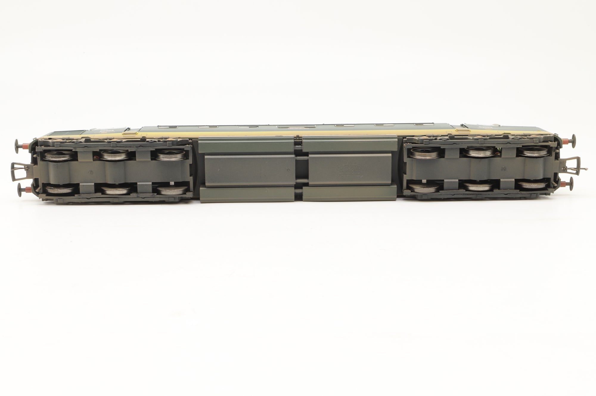 Bachmann OO 32-525UB Class 55 Deltic 'D9003' 'Meld', Weathered