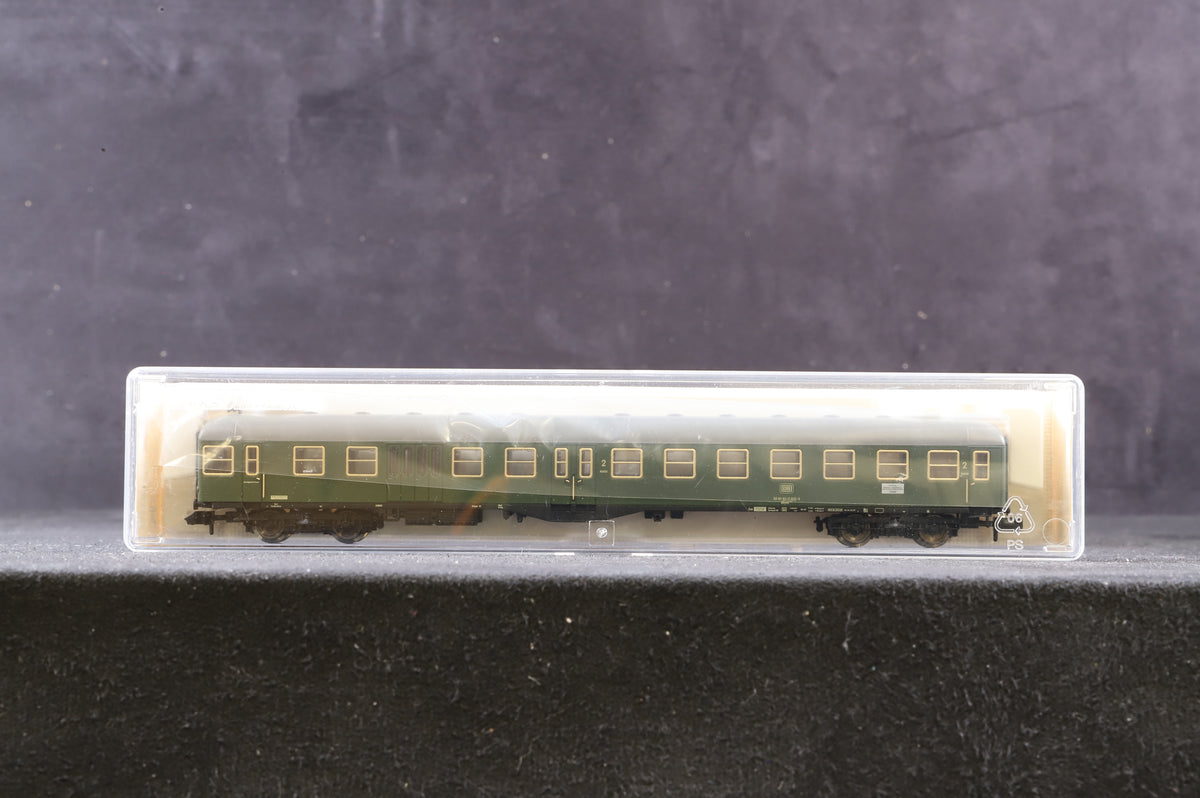 Fleischmann N Rake Of 4 DB Green Coaches Inc. 8664, 8665 &amp; 8666x2