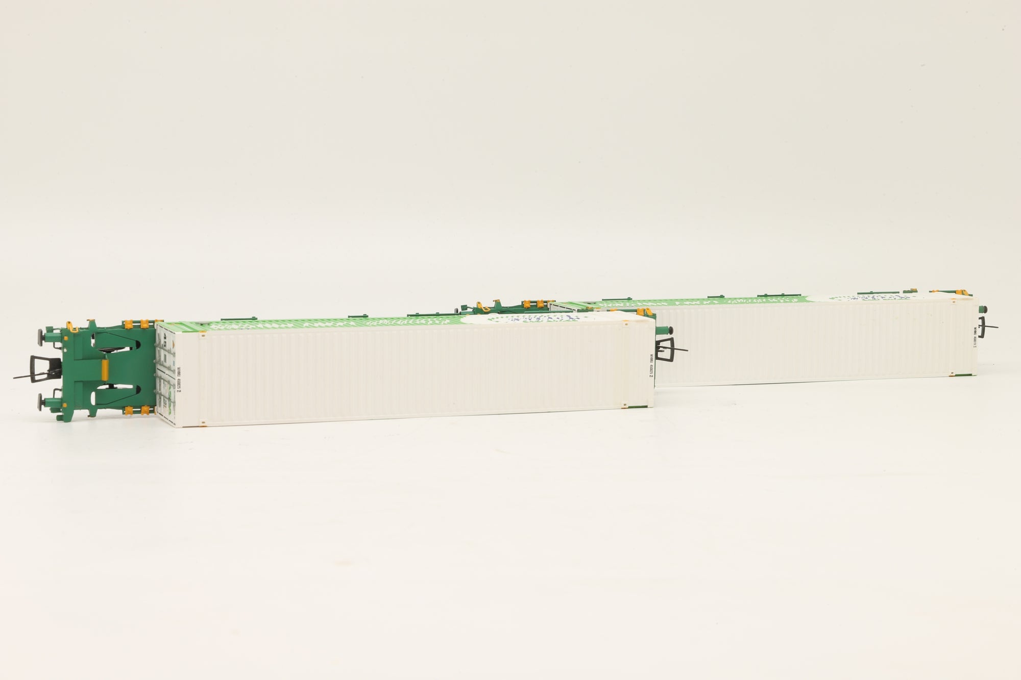Bachmann OO 37-303 Twin Pack Intermodal Bogie Wagon C/W 45ft Containers 'ASDA'