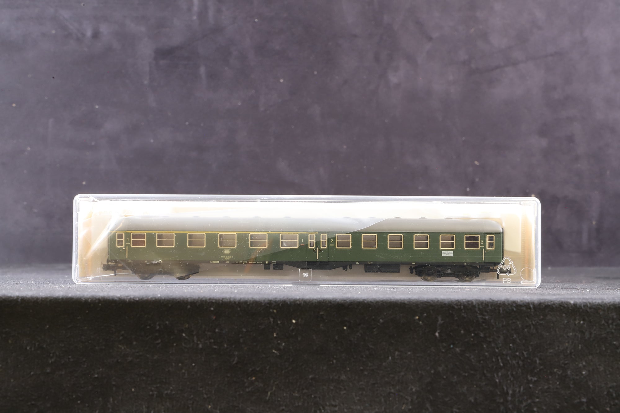 Fleischmann N Rake Of 4 DB Green Coaches Inc. 8664, 8665 & 8666x2