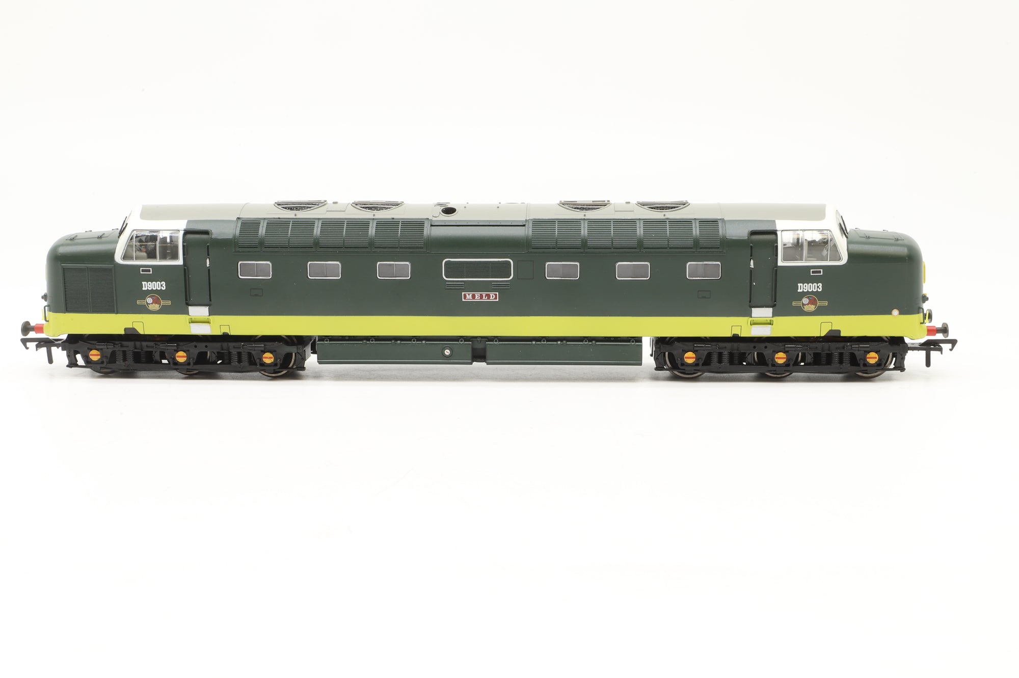 Bachmann OO 32-525UB Class 55 Deltic 'Meld' 'D9003' Two Tone Green