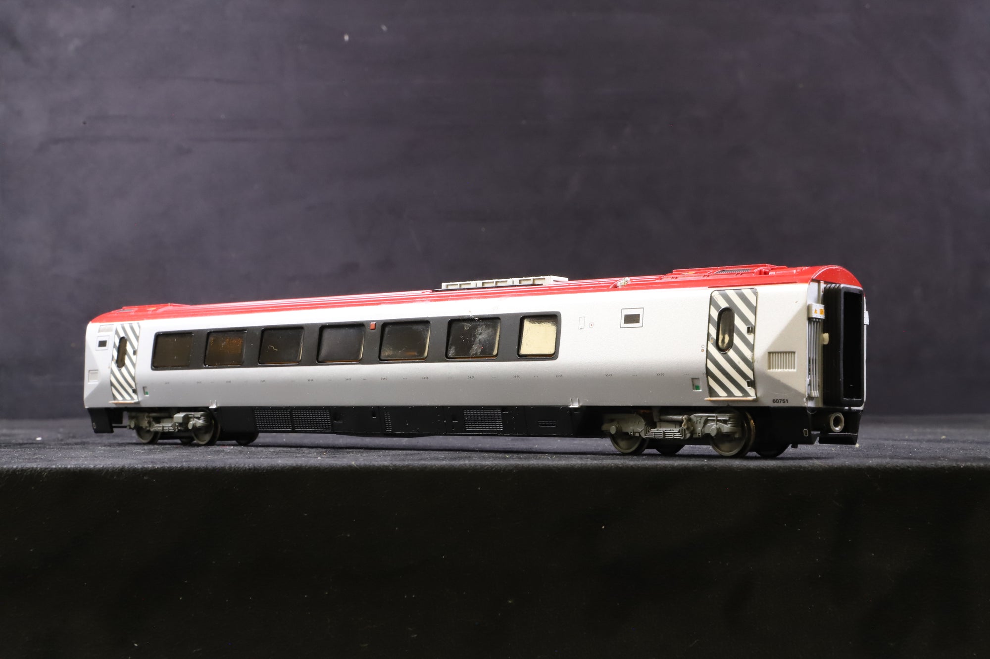 Bachmann OO 32-626 Class 221 Virgin Voyager '221 101' 5 Car Tilt