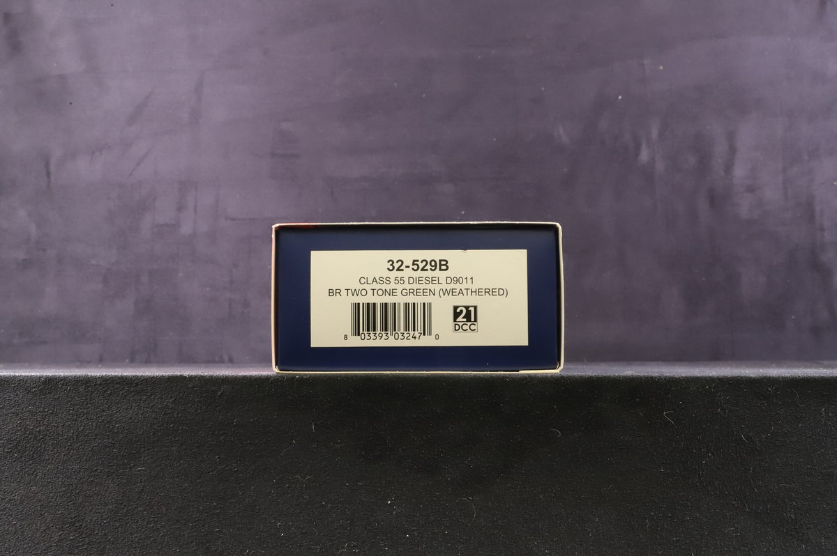 Bachmann OO 32-529B Class 55 Diesel D9011&#39; BR Two Tone Green L/C Weathered