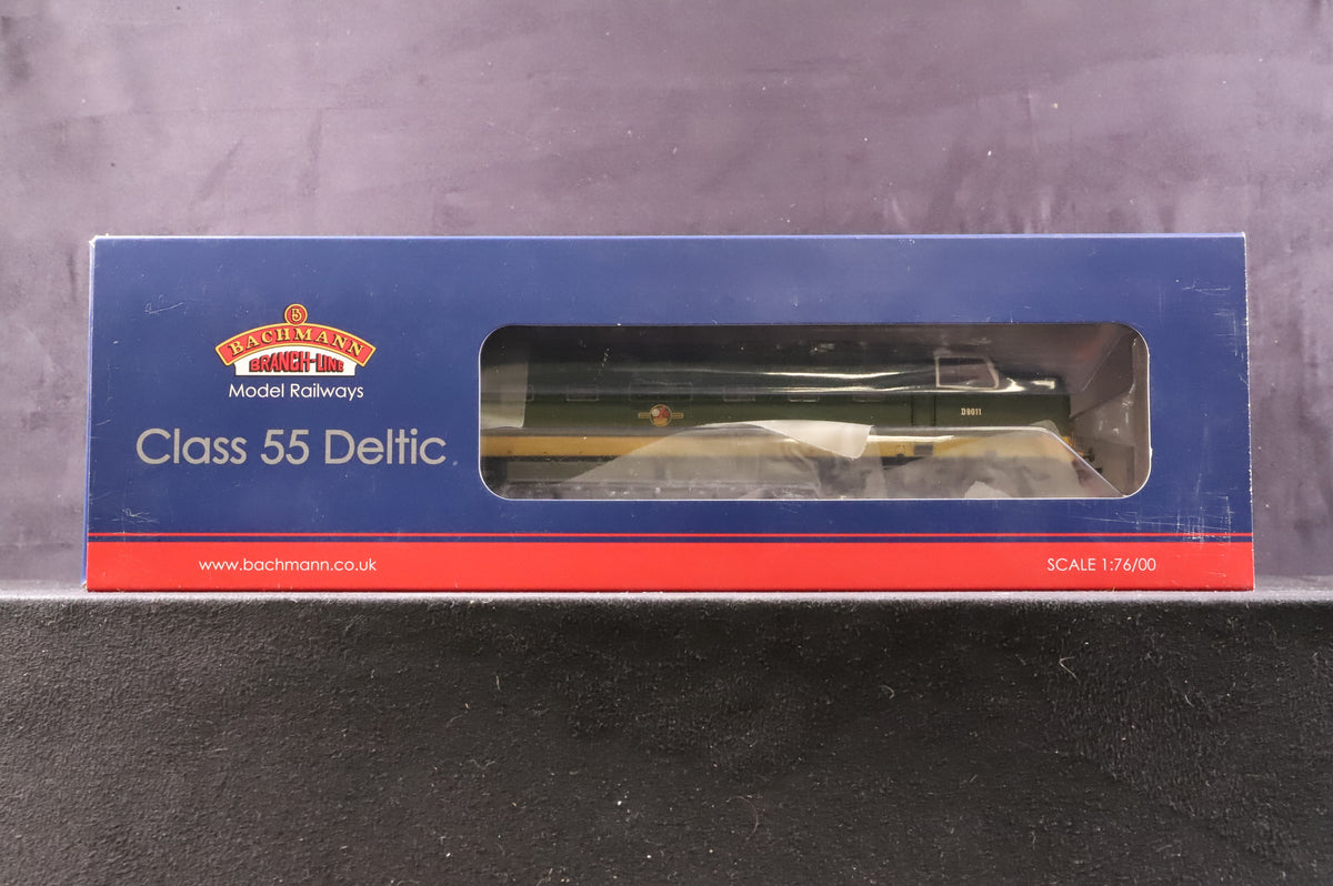 Bachmann OO 32-529B Class 55 Diesel D9011&#39; BR Two Tone Green L/C Weathered