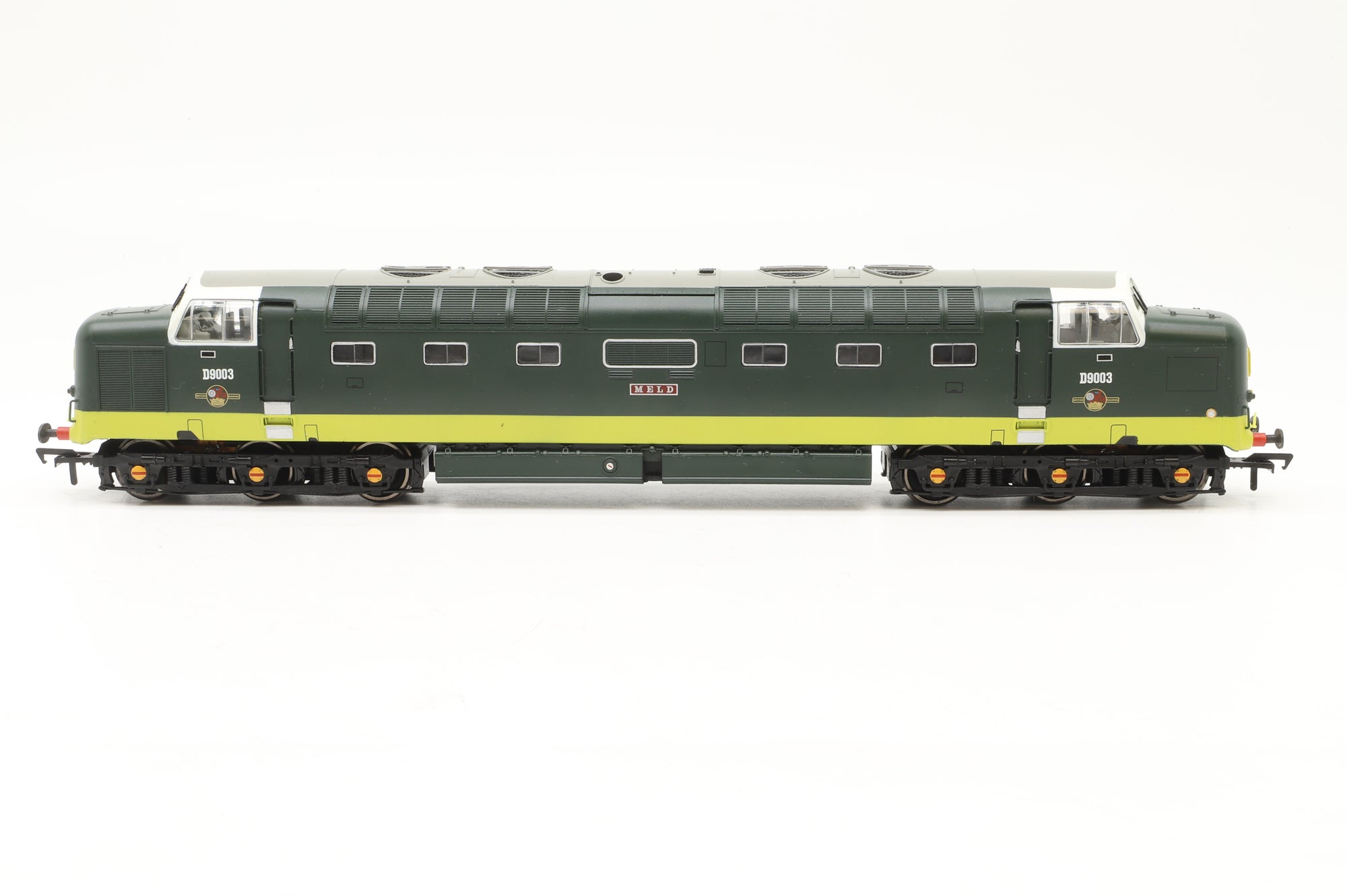 Bachmann OO 32-525UB Class 55 Deltic 'Meld' 'D9003' Two Tone Green