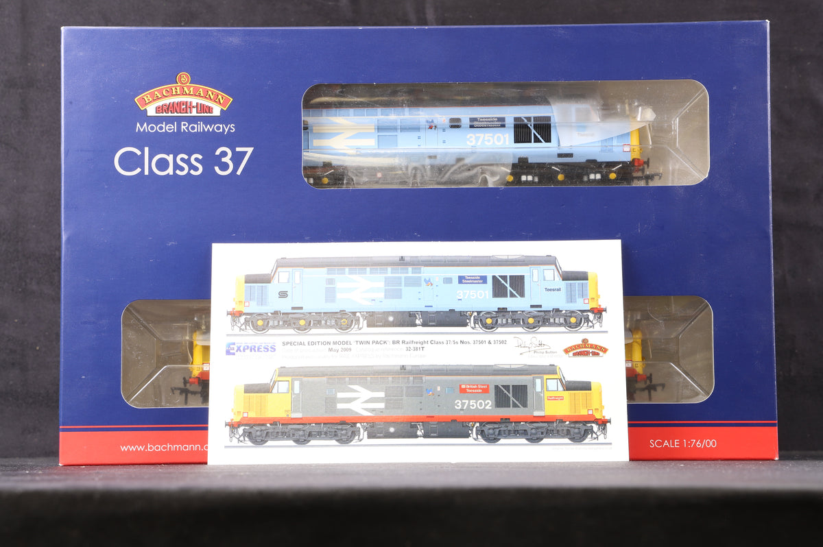 Bachmann OO 32-381T Cl.37/5 British Steel Blue &#39;Teeside Steelmaster&#39; &#39;37501&#39; &amp; Cl.37/5 Railfreight Red Stripe &#39;British Steel Teeside&#39; &#39;37502&#39;, Rail Express Excl.