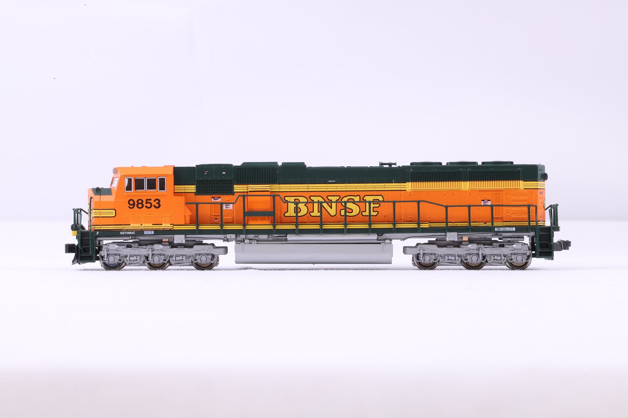 Kato N 176-6304 SD70MAC BNSF '9853'