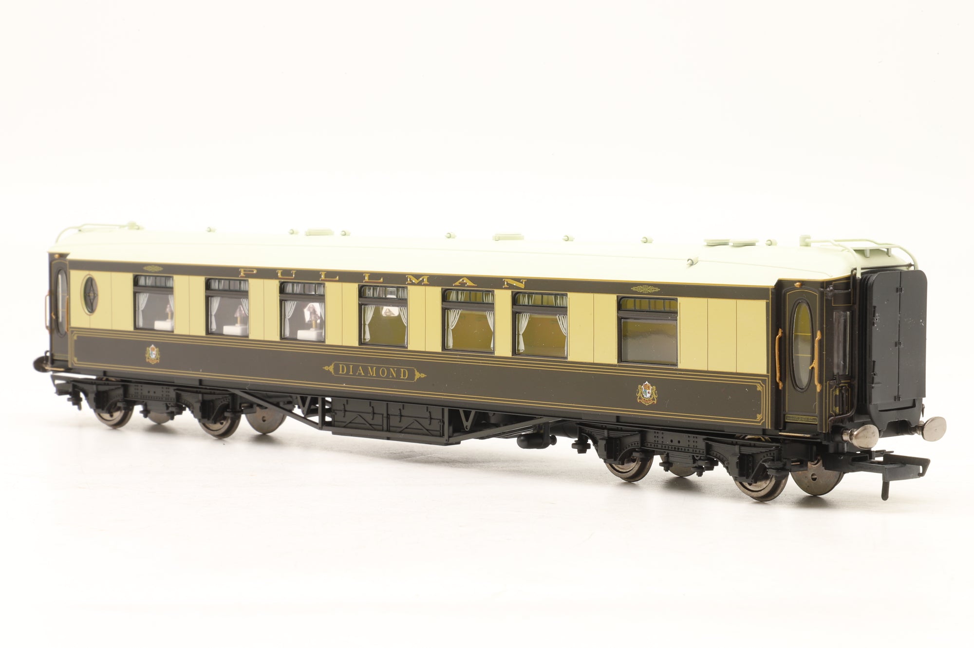 Hornby OO R4387 Pullman Bar Car 'Diamond' Daffodil Bar
