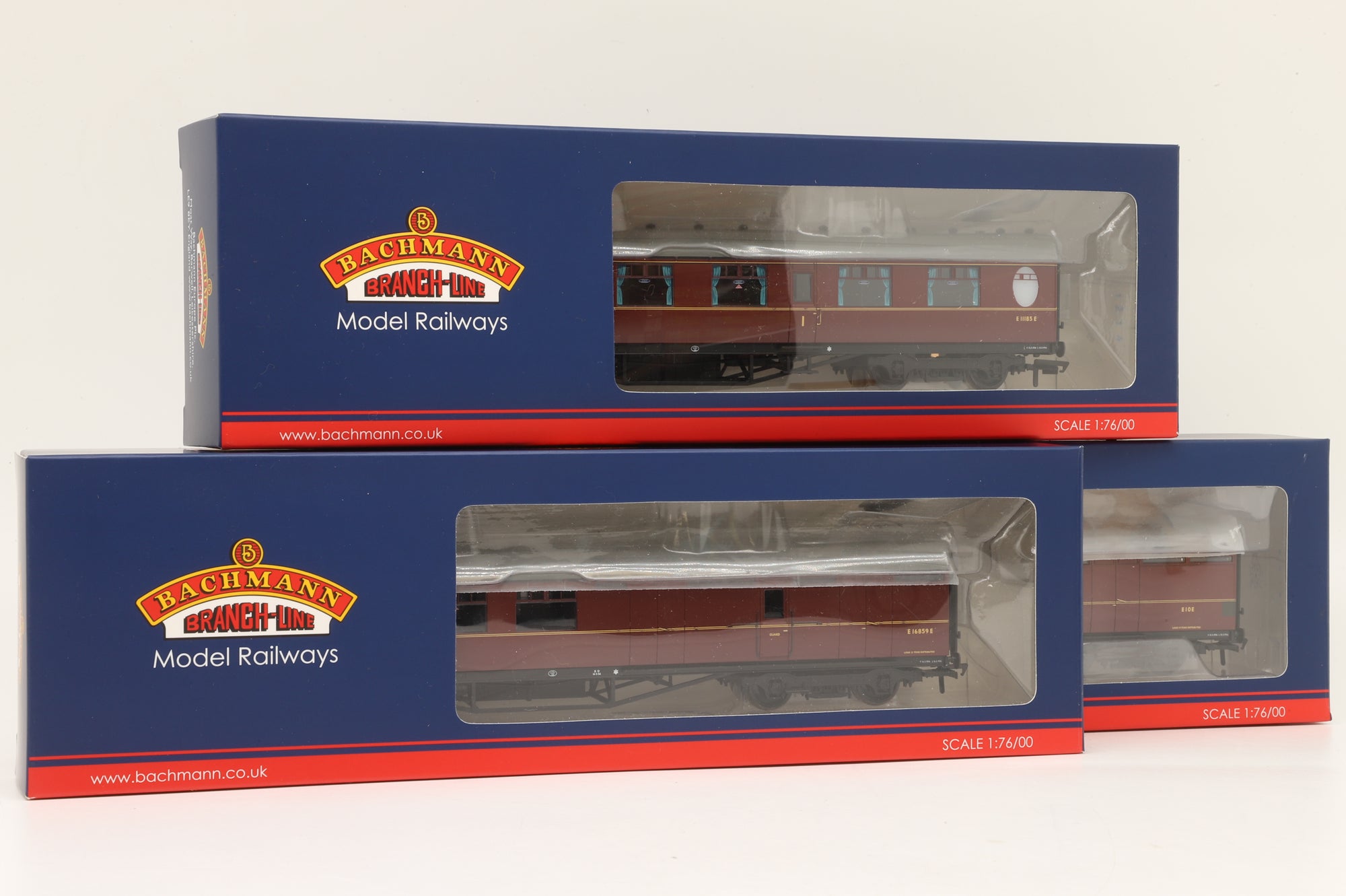 Bachmann OO Rake Of 3 Thompson BR Maroon Coaches Inc. 34-487A, 34-462A & 34-362