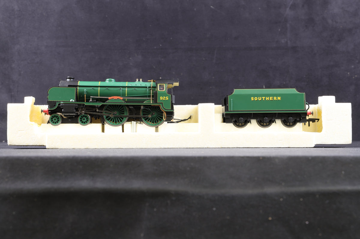 Hornby OO R2827 Schools Class &#39;925&#39; &#39;Cheltenham&#39; SR Green