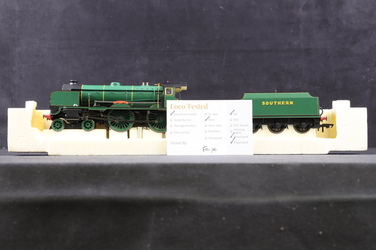 Hornby OO R2827 Schools Class &#39;925&#39; &#39;Cheltenham&#39; SR Green