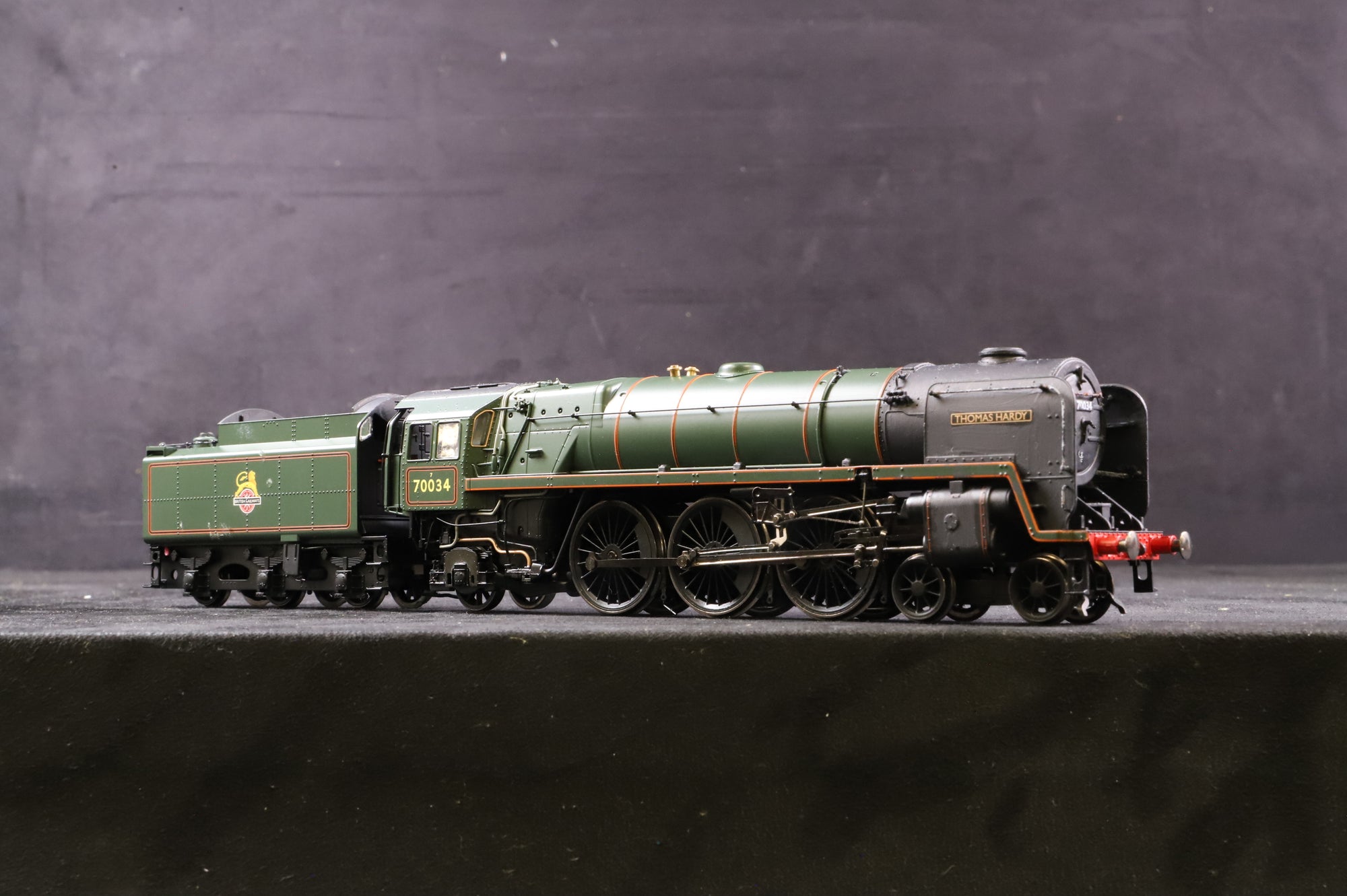 WORKSHOP Hornby OO R3444 Britannia Class '70034' 'Thomas Hardy' BR Green E/C NON RUNNER