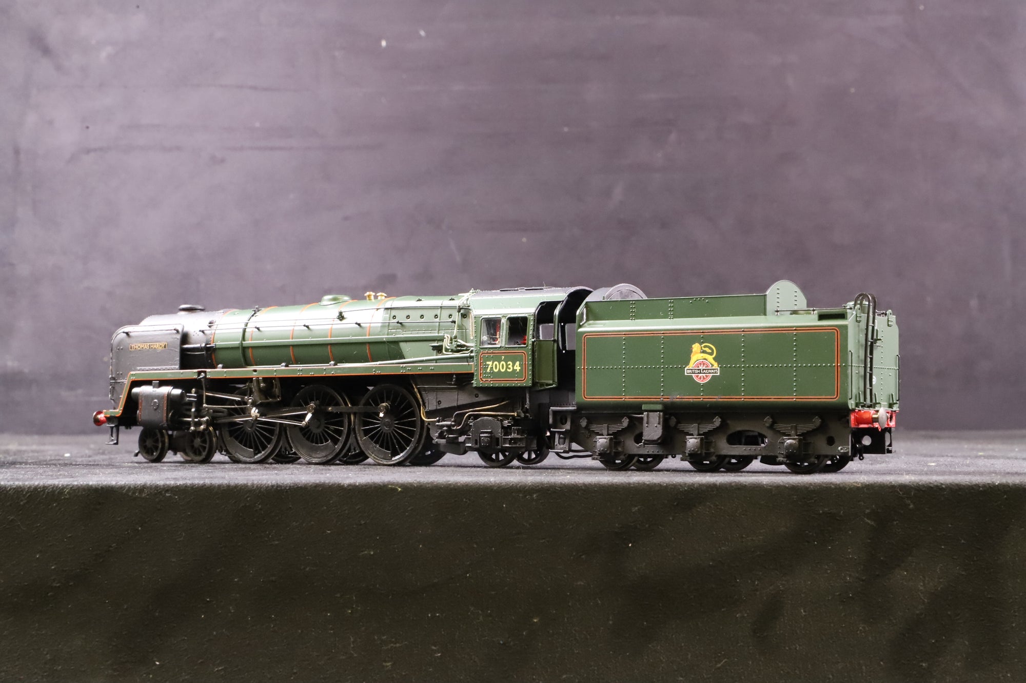 WORKSHOP Hornby OO R3444 Britannia Class '70034' 'Thomas Hardy' BR Green E/C NON RUNNER