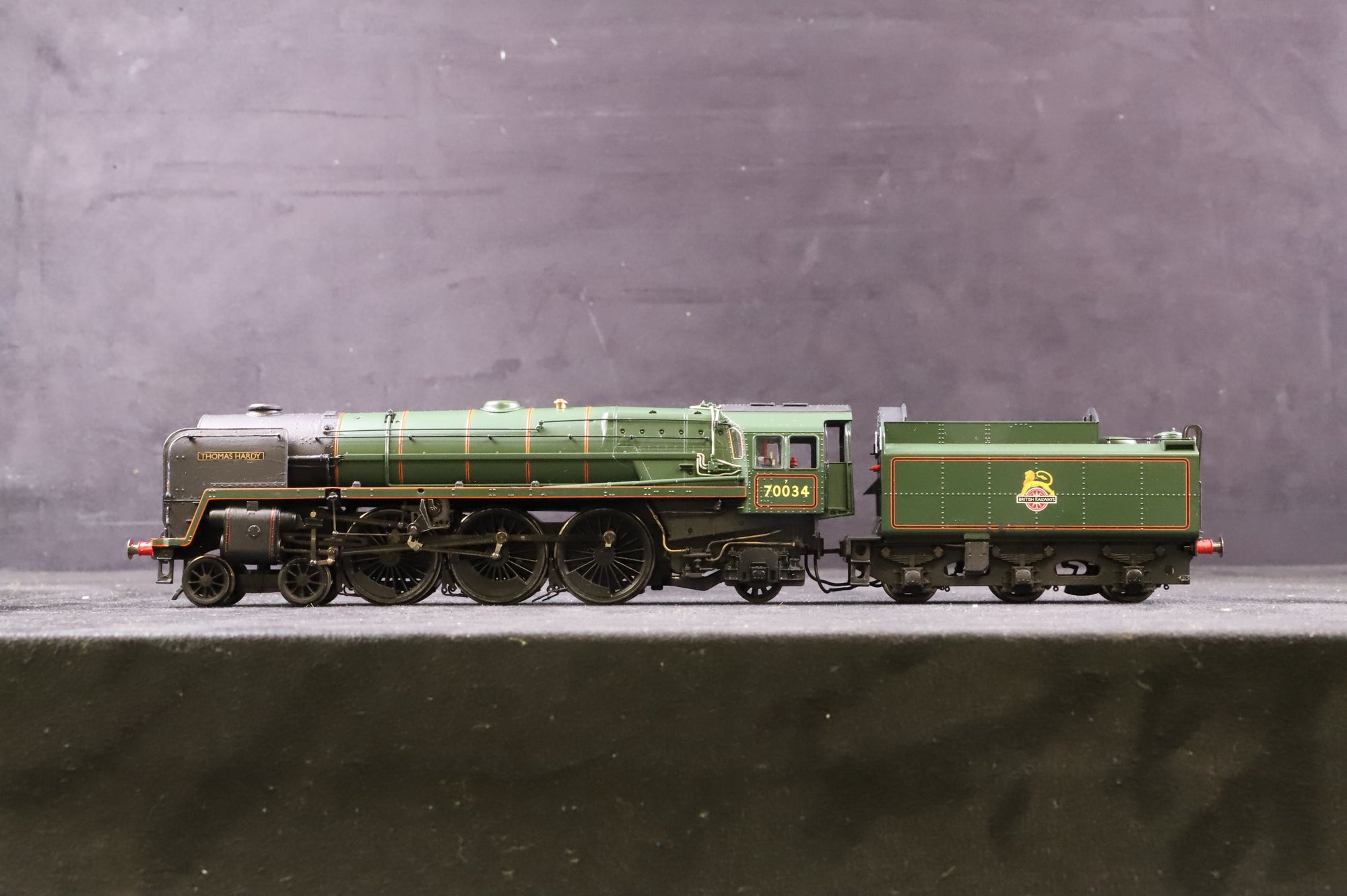 WORKSHOP Hornby OO R3444 Britannia Class '70034' 'Thomas Hardy' BR Green E/C NON RUNNER