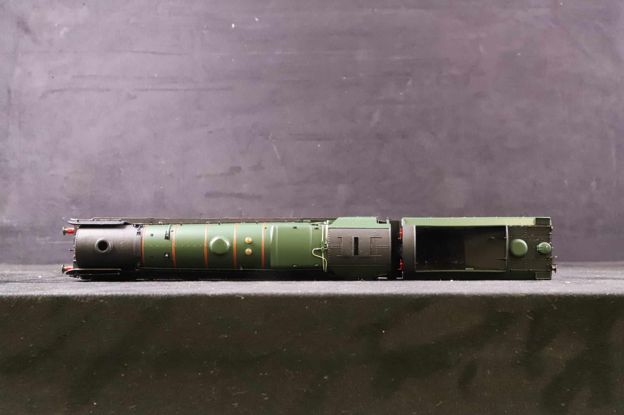 WORKSHOP Hornby OO R3444 Britannia Class '70034' 'Thomas Hardy' BR Green E/C NON RUNNER