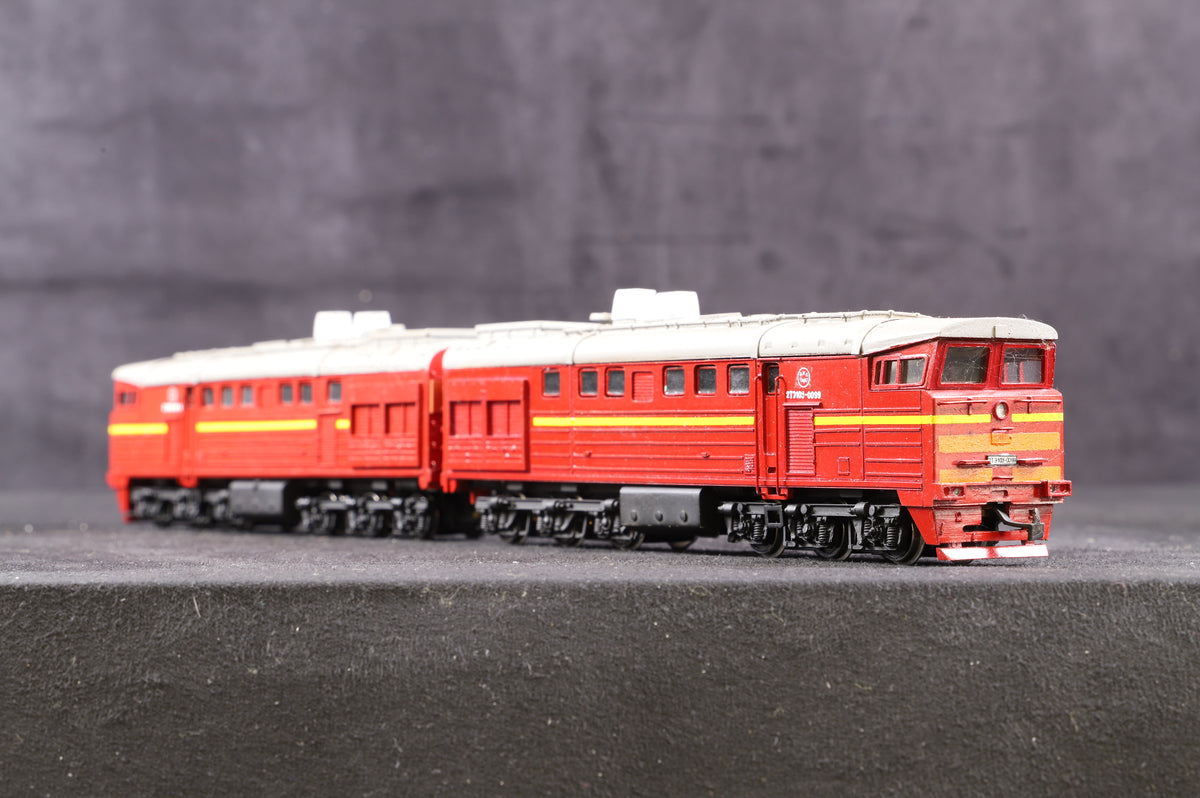 Red Star Railways HO Soviet 2TE10U Diesel Double Loco