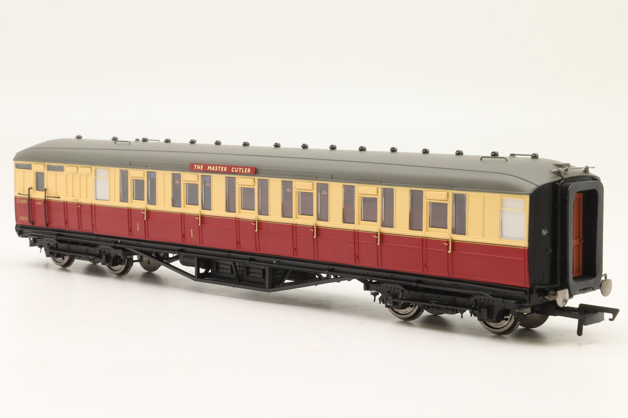 Hornby OO R4255 Rake Of 3 Crimson & Cream Gresley Coaches