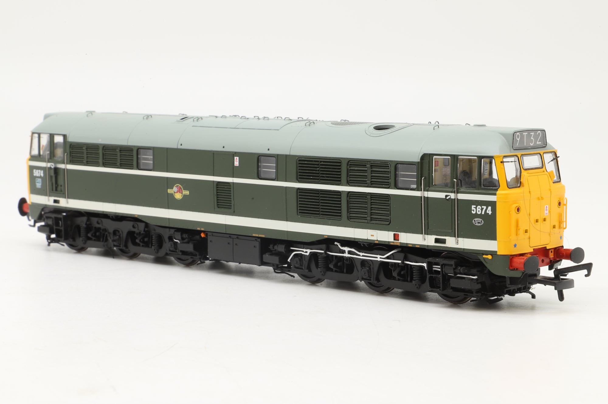 Accurascale OO ACC2740 Class 31 5674 in BR Green w/ FYEs - DCC Sound
