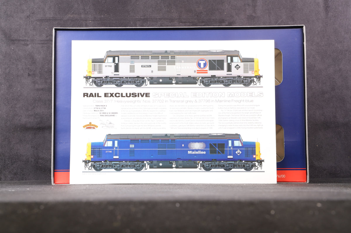 Bachmann OO 32-390X Twin Pack Class 37/7 &#39;37702&#39; &#39;Taff Merthyr Transrail &amp; &#39;37798 Mainline Blue Excl. Rail Exclusive