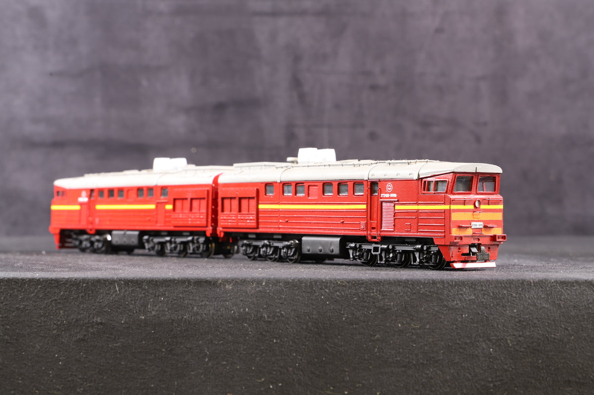 Red Star Railways HO Soviet 2TE10U Diesel Double Loco