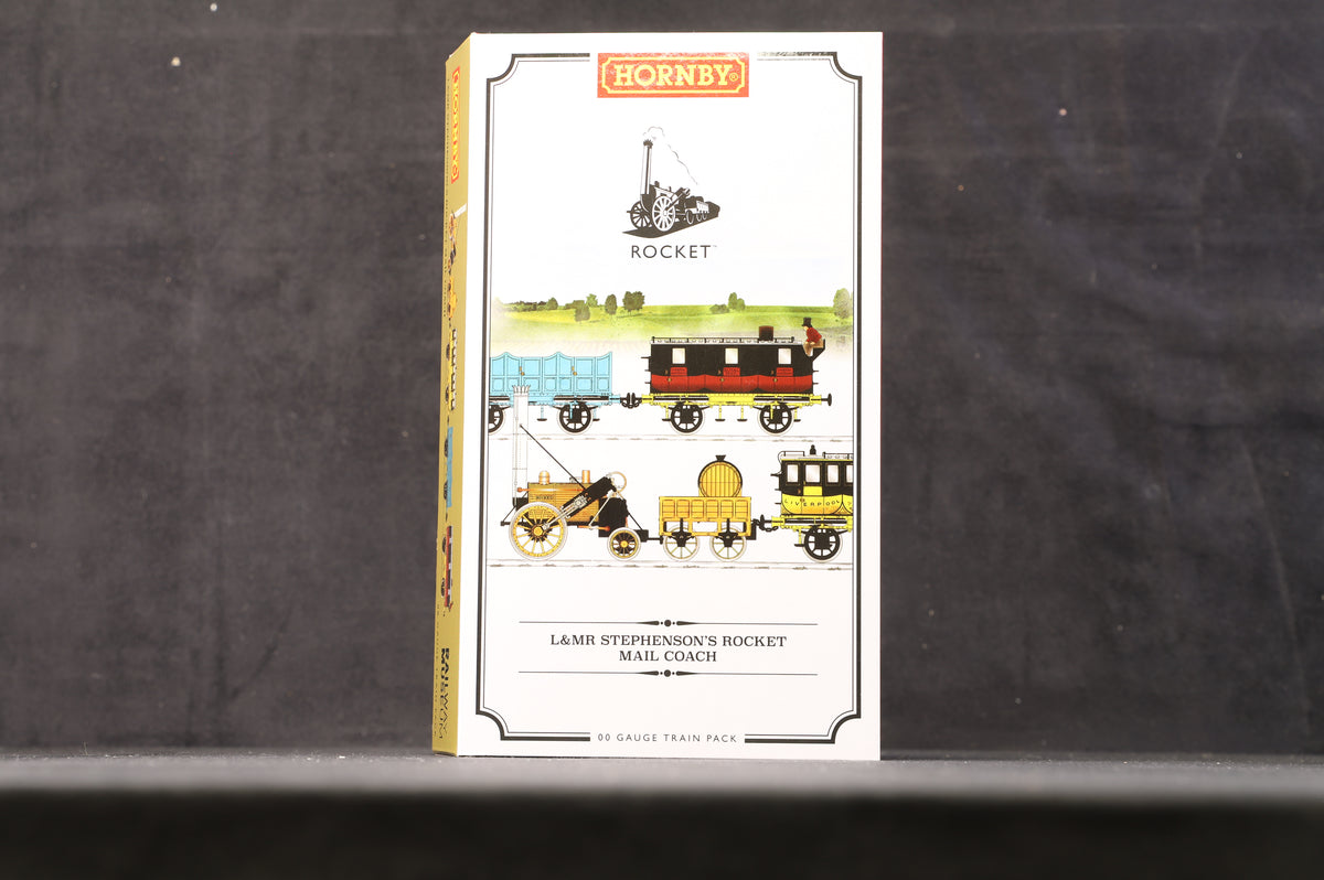 Hornby OO R3956 L&amp;MR Stephenson&#39;s Rocket Mail Coach Train Pack, NO LOCO