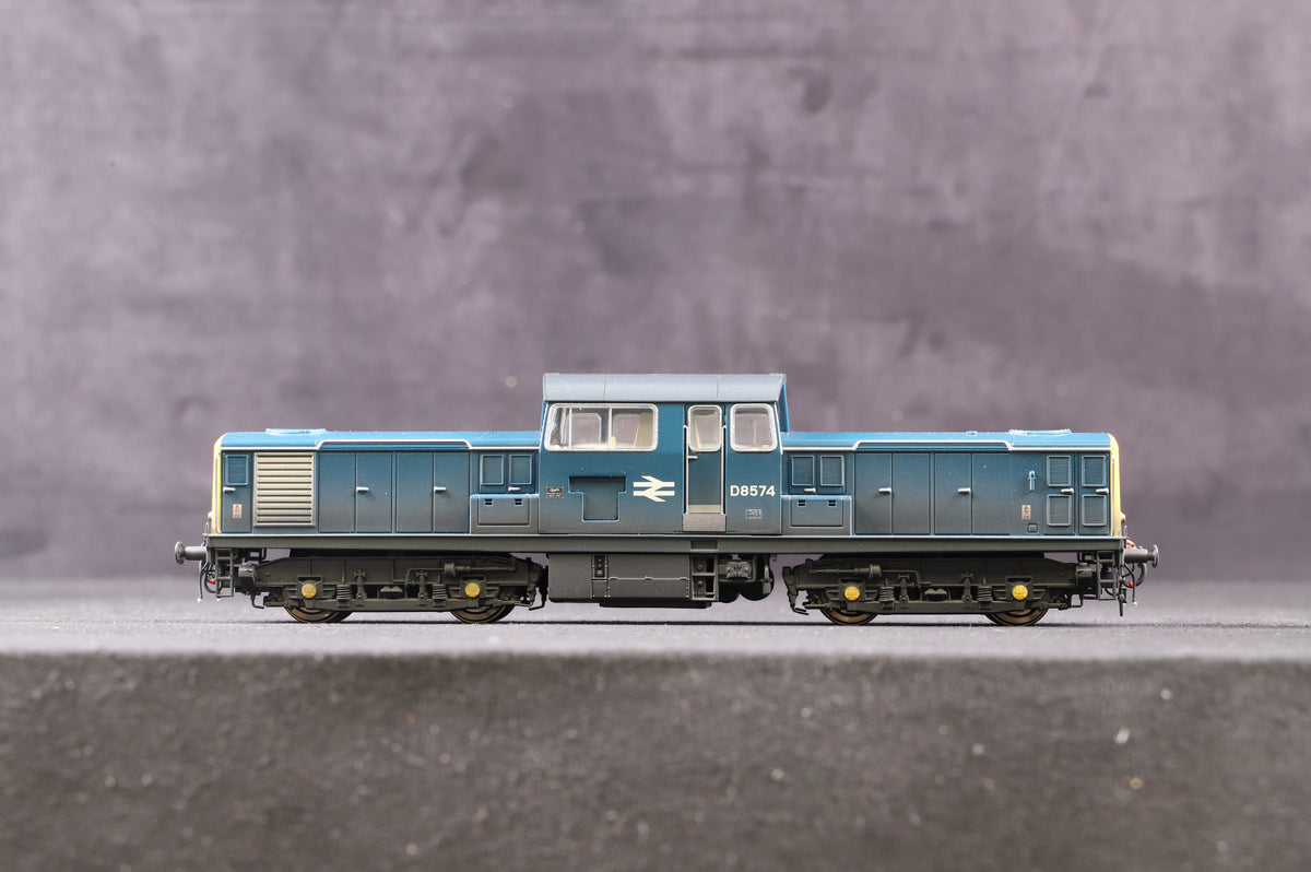 Heljan OO 17991 Class 17 Clayton Diesel &#39;D8574&#39; BR Blue Weathered Ltd Ed 37/ 250