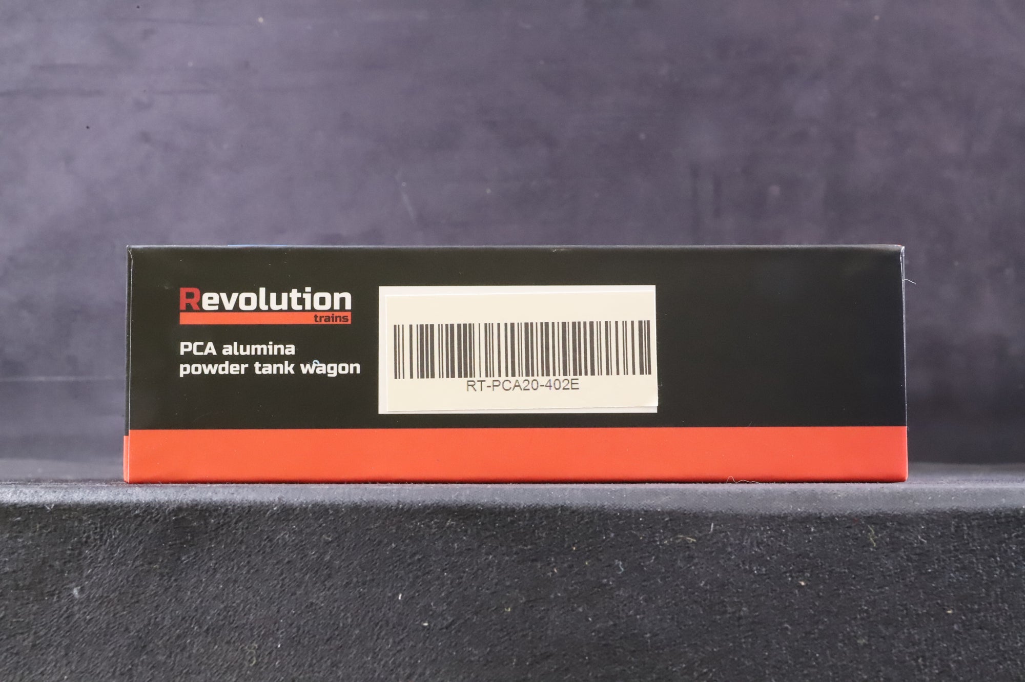 Revolution Trains OO RT-RCA20-402E 4-Pack of PCA Alumina Powder Tank Wagons in a De-Branded Alcan Livery