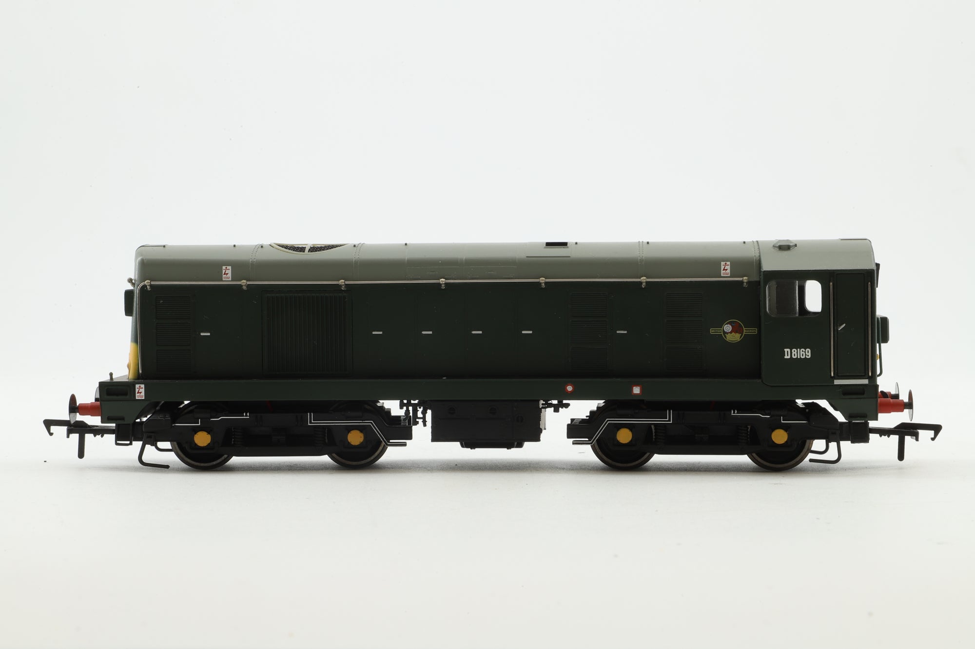 Bachmann OO 32-028A Class 20 Diesel 'D8169' BR Green With Indicator Boxes