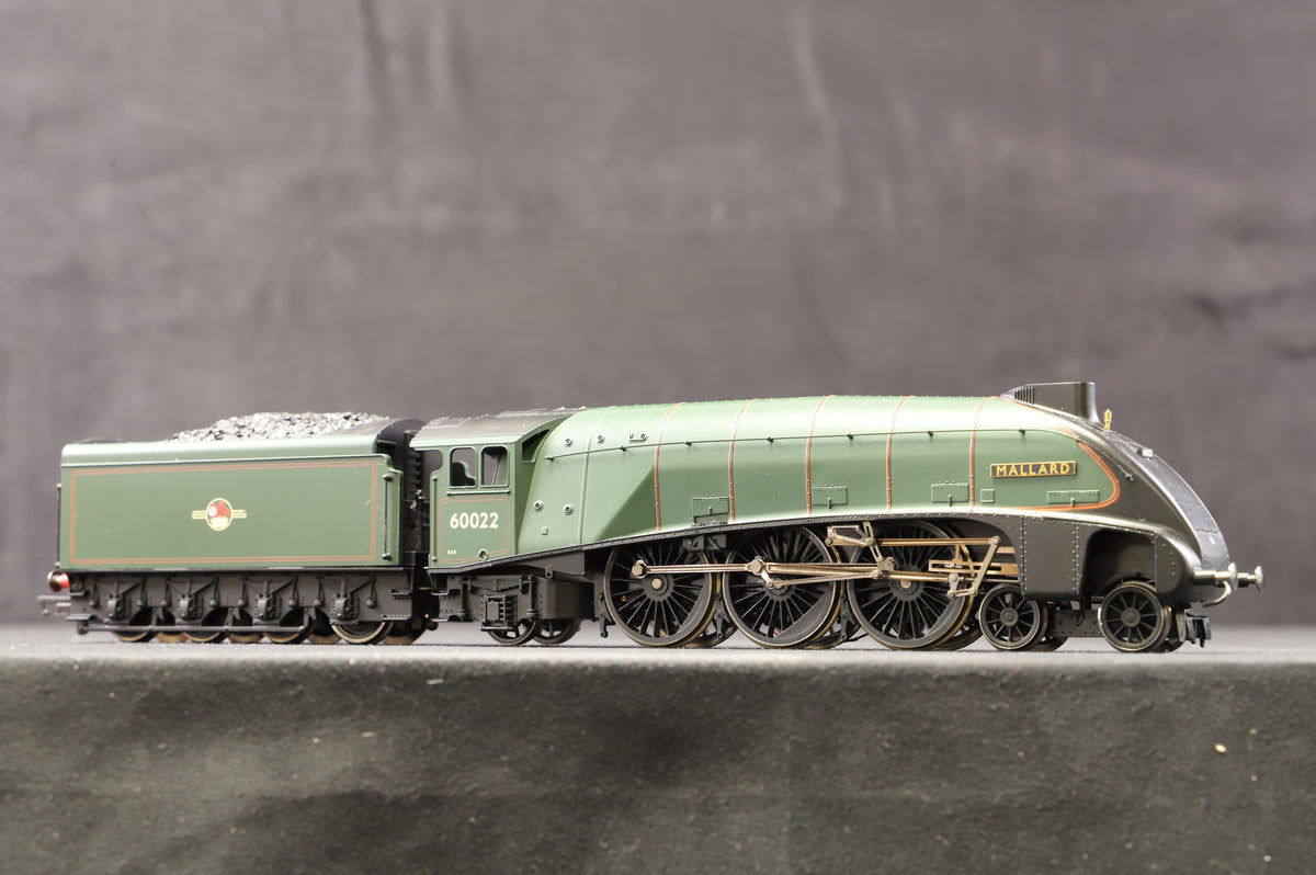 Hornby OO R2784X BR Class A4 &#39;Mallard&#39; &#39;60022&#39; BR Lined Green L/C (DCC Removed)