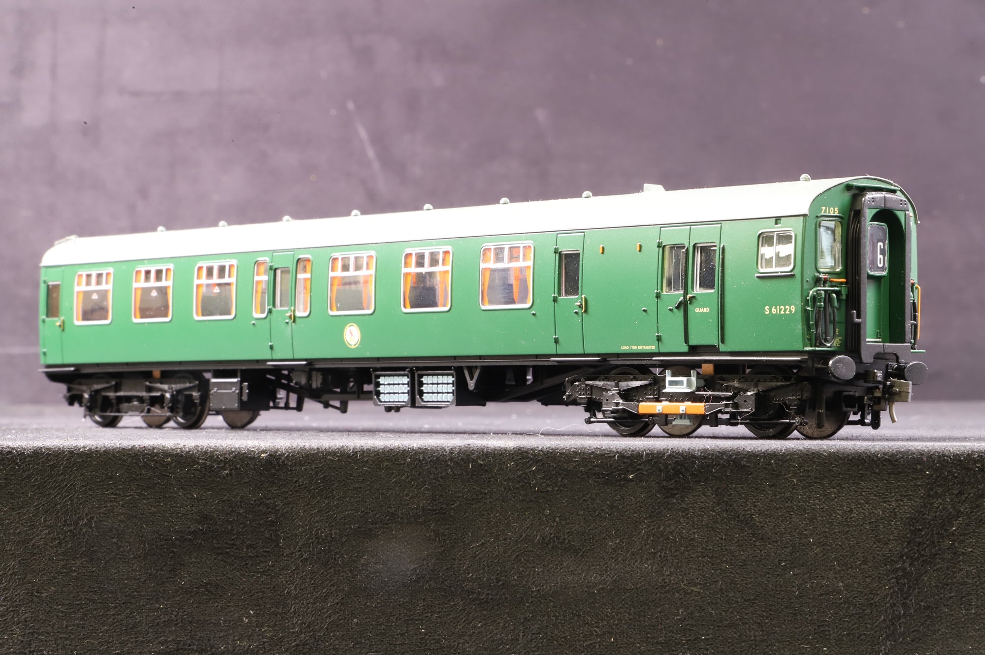 Bachmann OO 31-425 4CEP EMU 7105 Late SR Multiple Unit Green