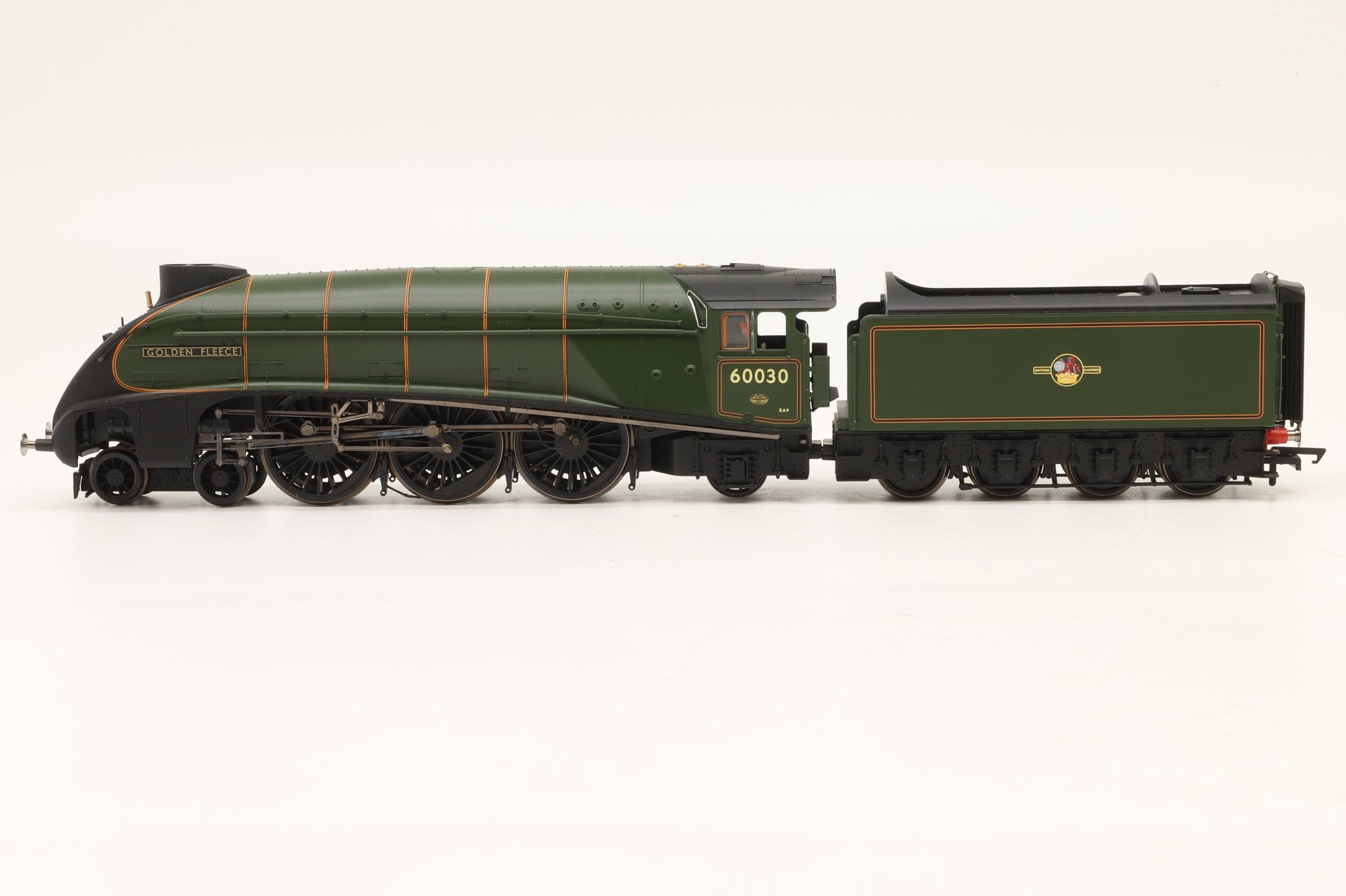 Hornby OO R3994 Class A4 '60030' 'Golden Fleece' BR Lined Green L/C DCC Fitted