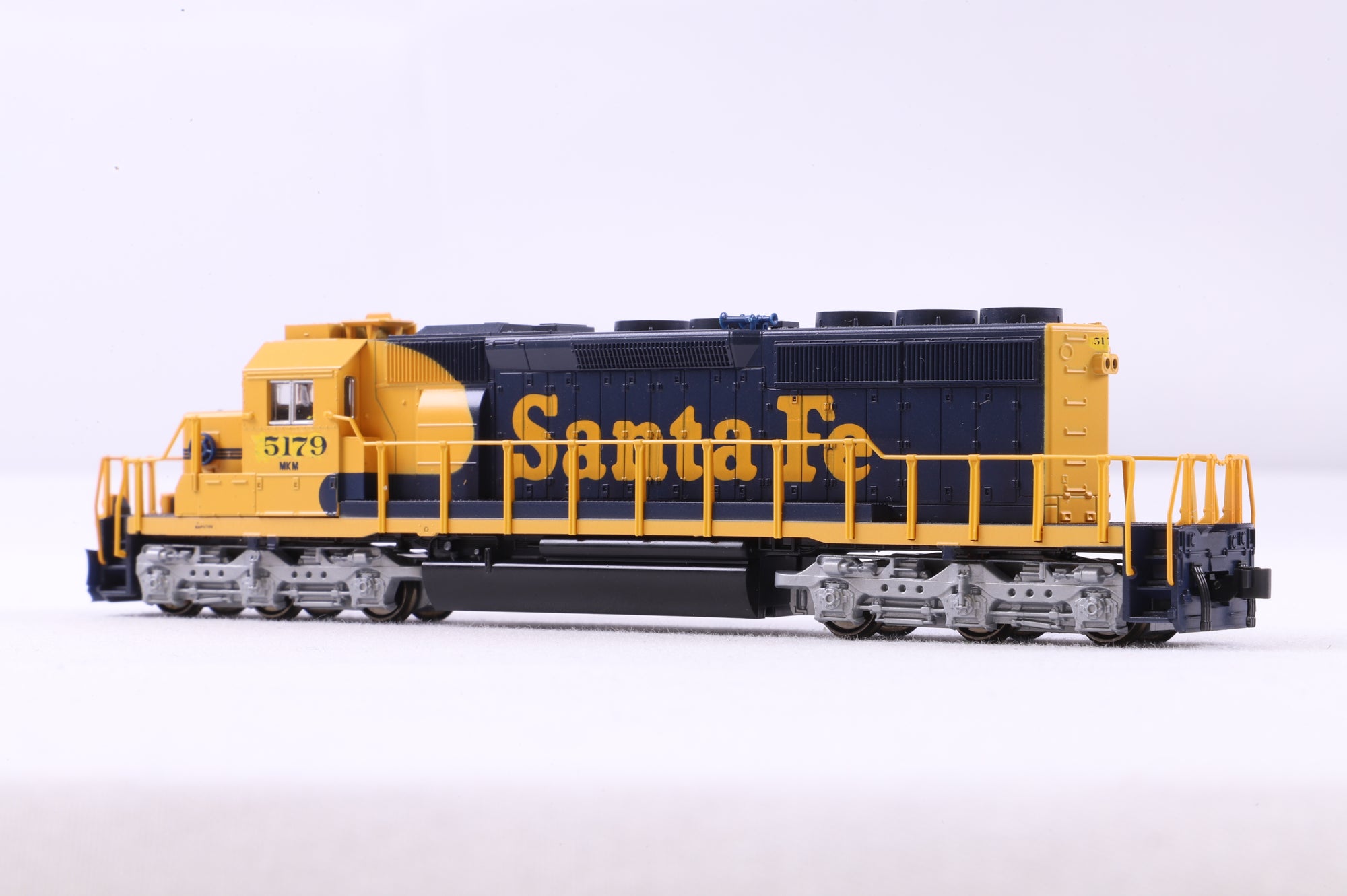 Kato N176-8208 SD40-2 Mid Nose Headlight AT&SF '5179'