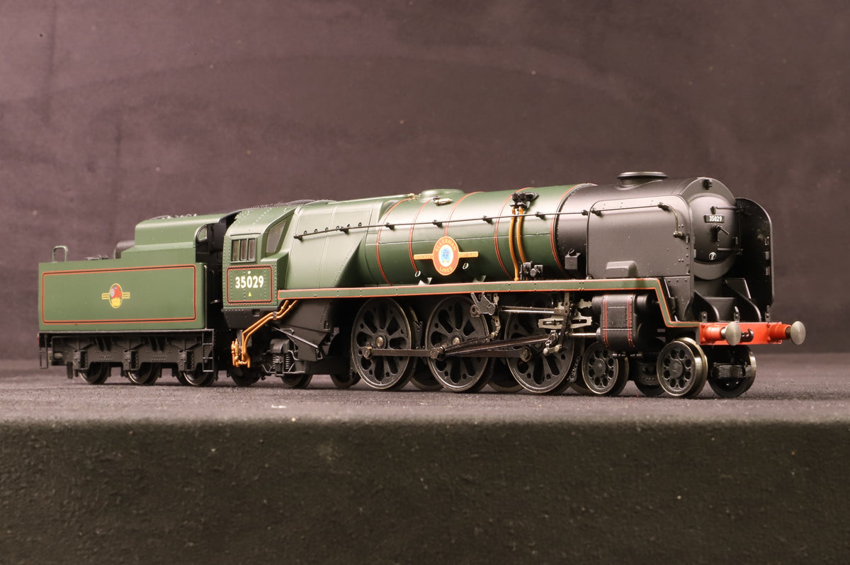Hornby OO R2294 Merchant Navy Class 35029 &#39;Ellerman Lines&#39; in Lined BR Green w/ Late Crests