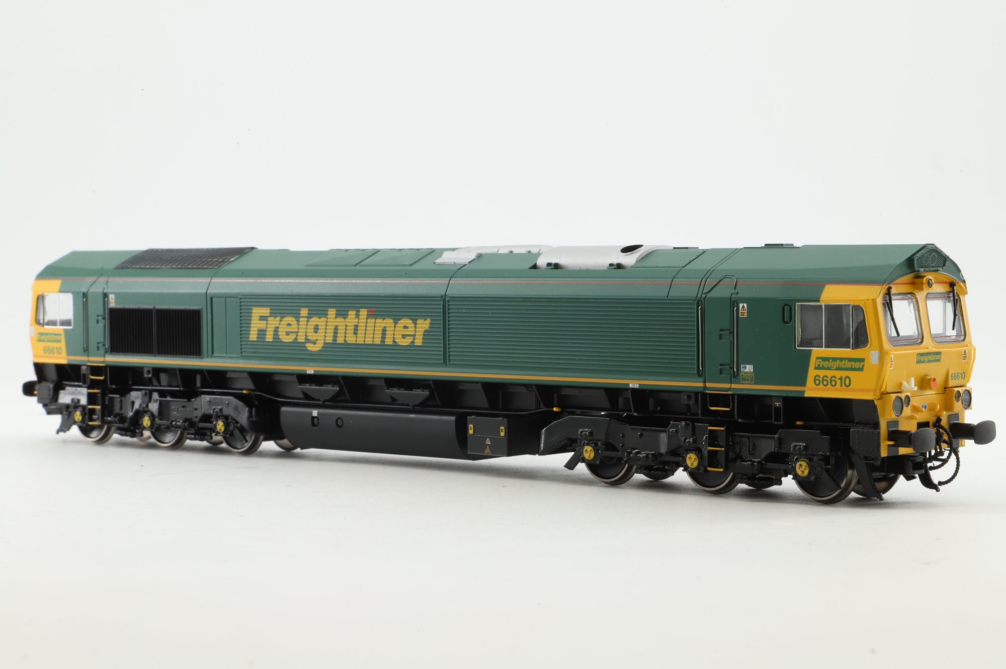 Bachmann OO 32-726 Class 66 '66610' Freightliner