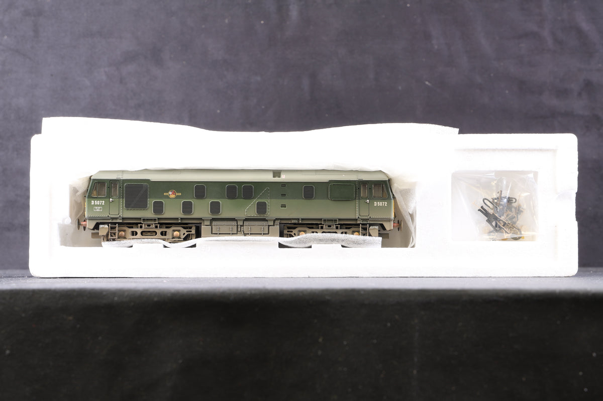 Bachmann OO 32-425Y Type 2/ Class 24 Diesel Locomotive &#39;D5072&#39; BR Two Tone Green, Weathered Excl. Kernow M.R.C Ltd Ed26/512