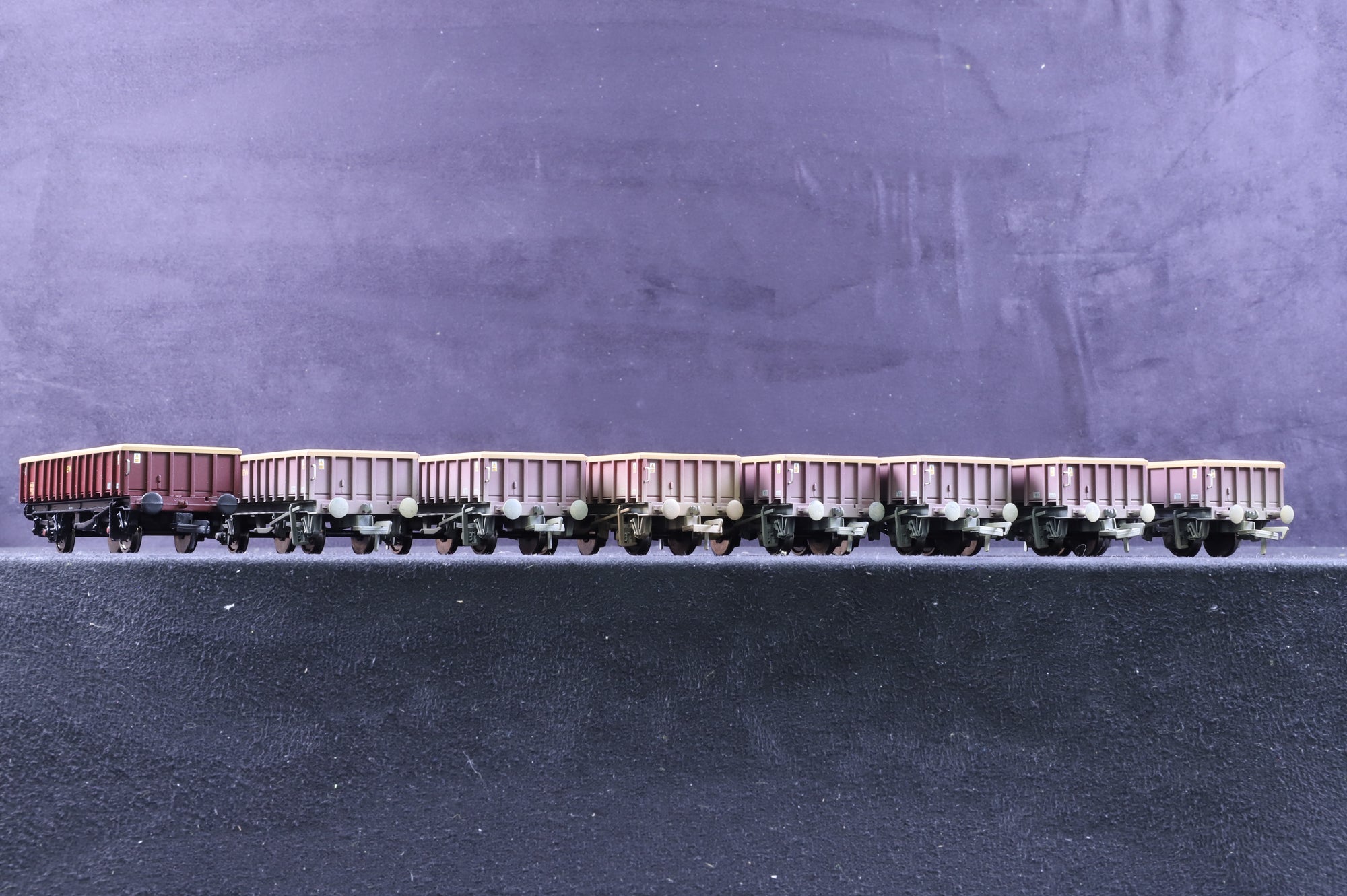 Bachmann OO Rake Of 8 MFA EWS Wagons Weathered