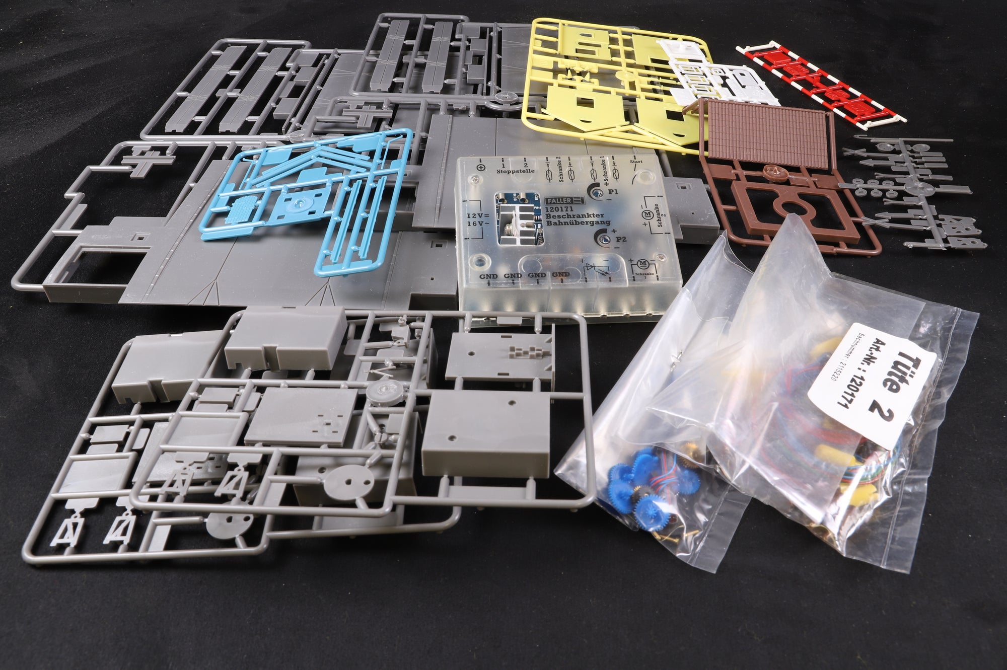 Faller Kit HO 120171  Level Crossing Kit