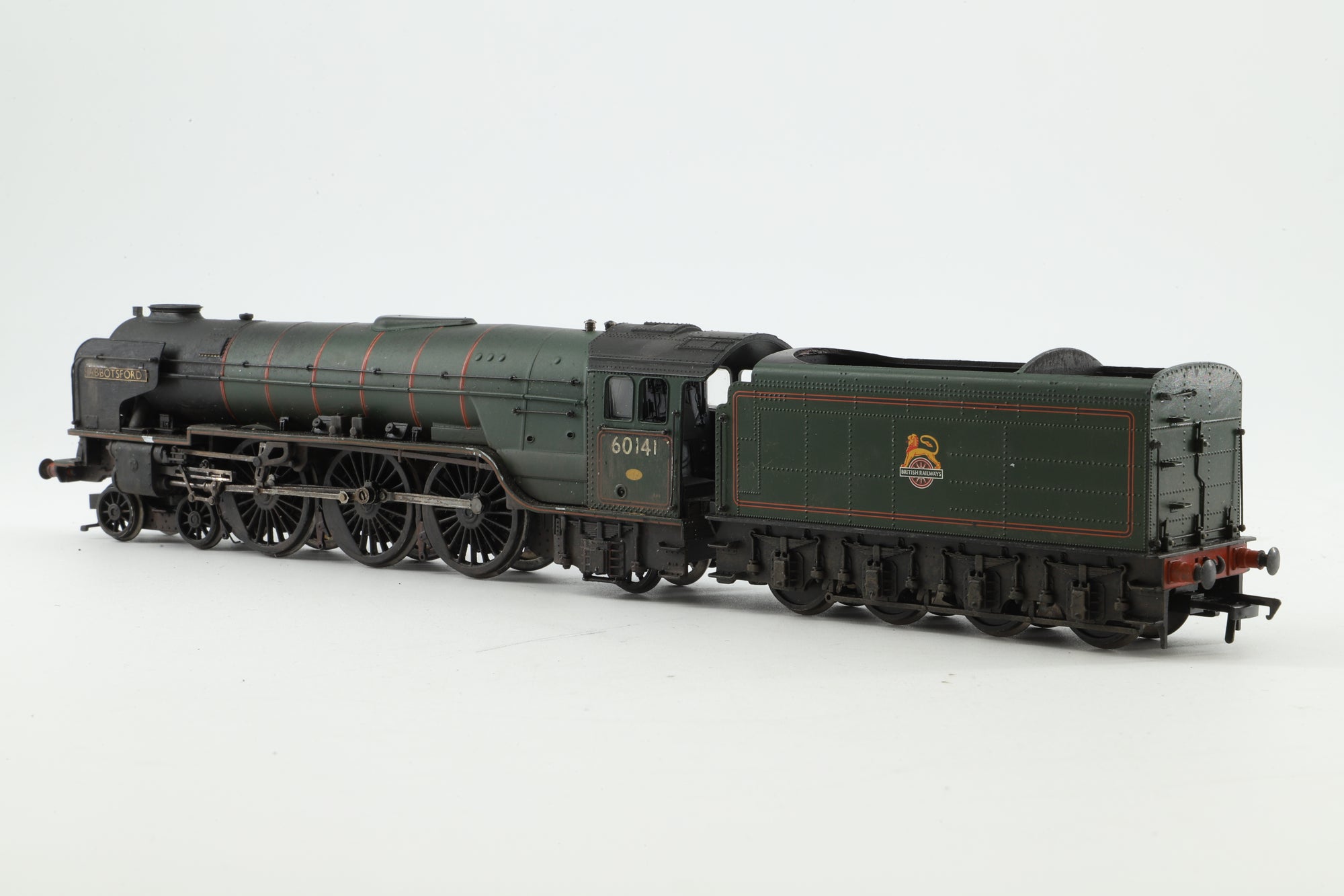 Bachmann OO Class A1 60141 'Abbotsford' in Lined BR Green w/ Early Crests  - Weathered