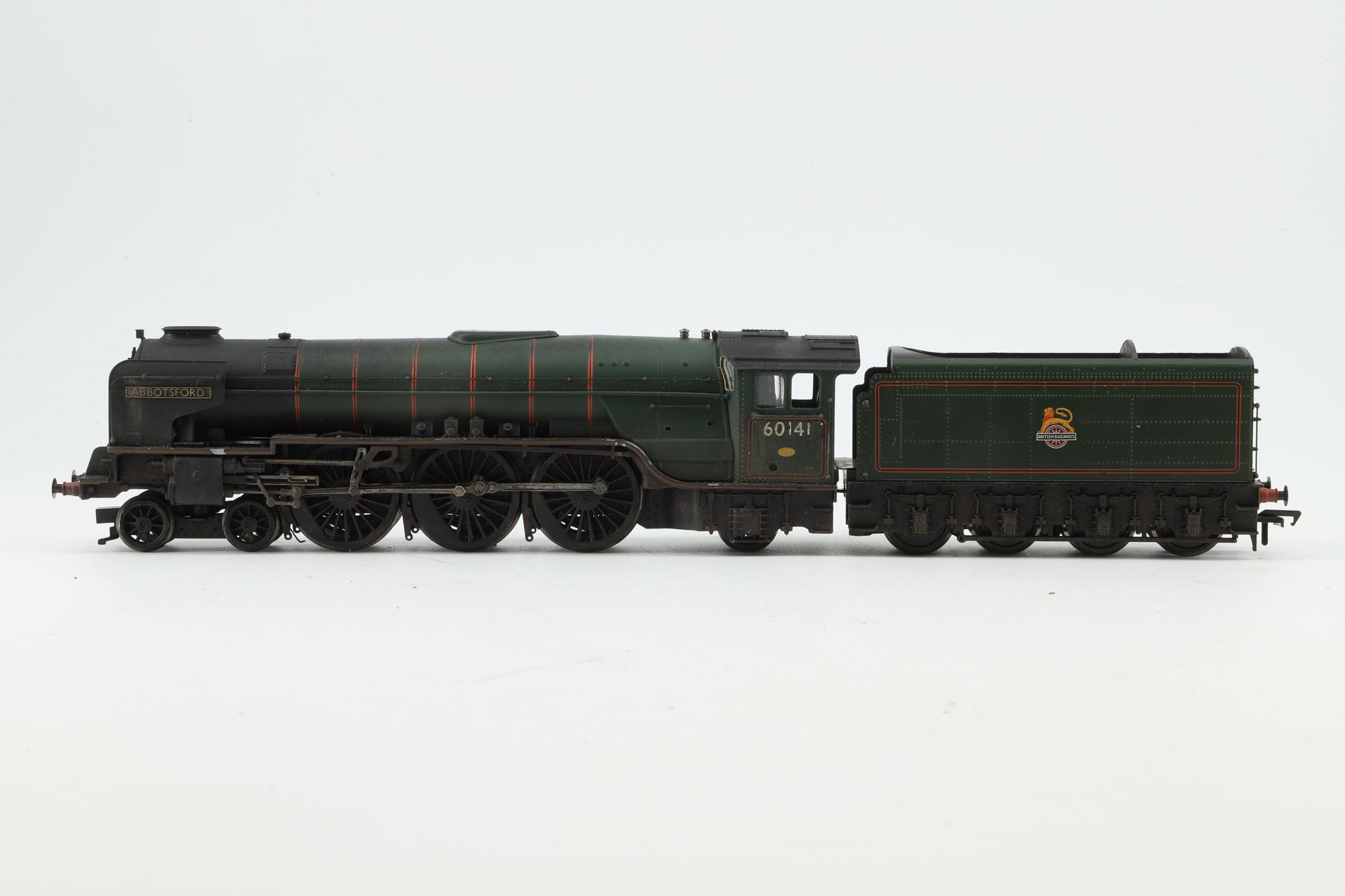 Bachmann OO Class A1 60141 'Abbotsford' in Lined BR Green w/ Early Crests  - Weathered