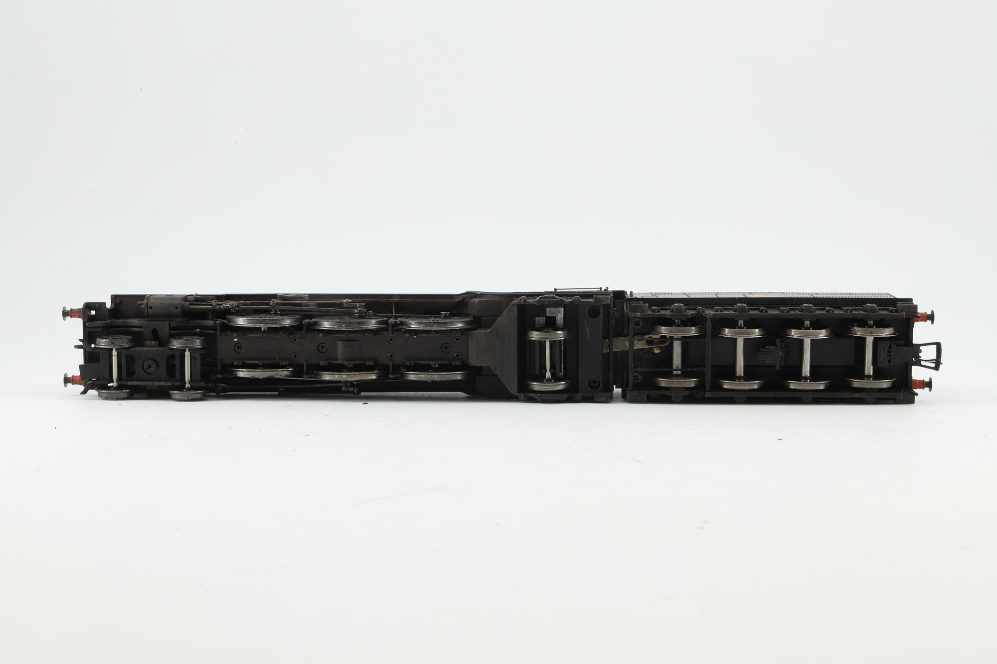 Bachmann OO Class A1 60141 'Abbotsford' in Lined BR Green w/ Early Crests  - Weathered