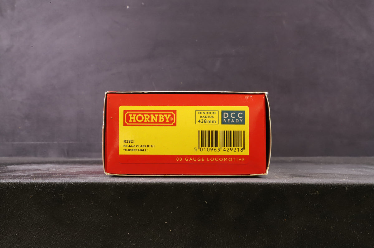 Hornby OO R2921 Class B17/1 61637 &#39;Thorpe Hall&#39; in Lined BR Green w/ Early Crests