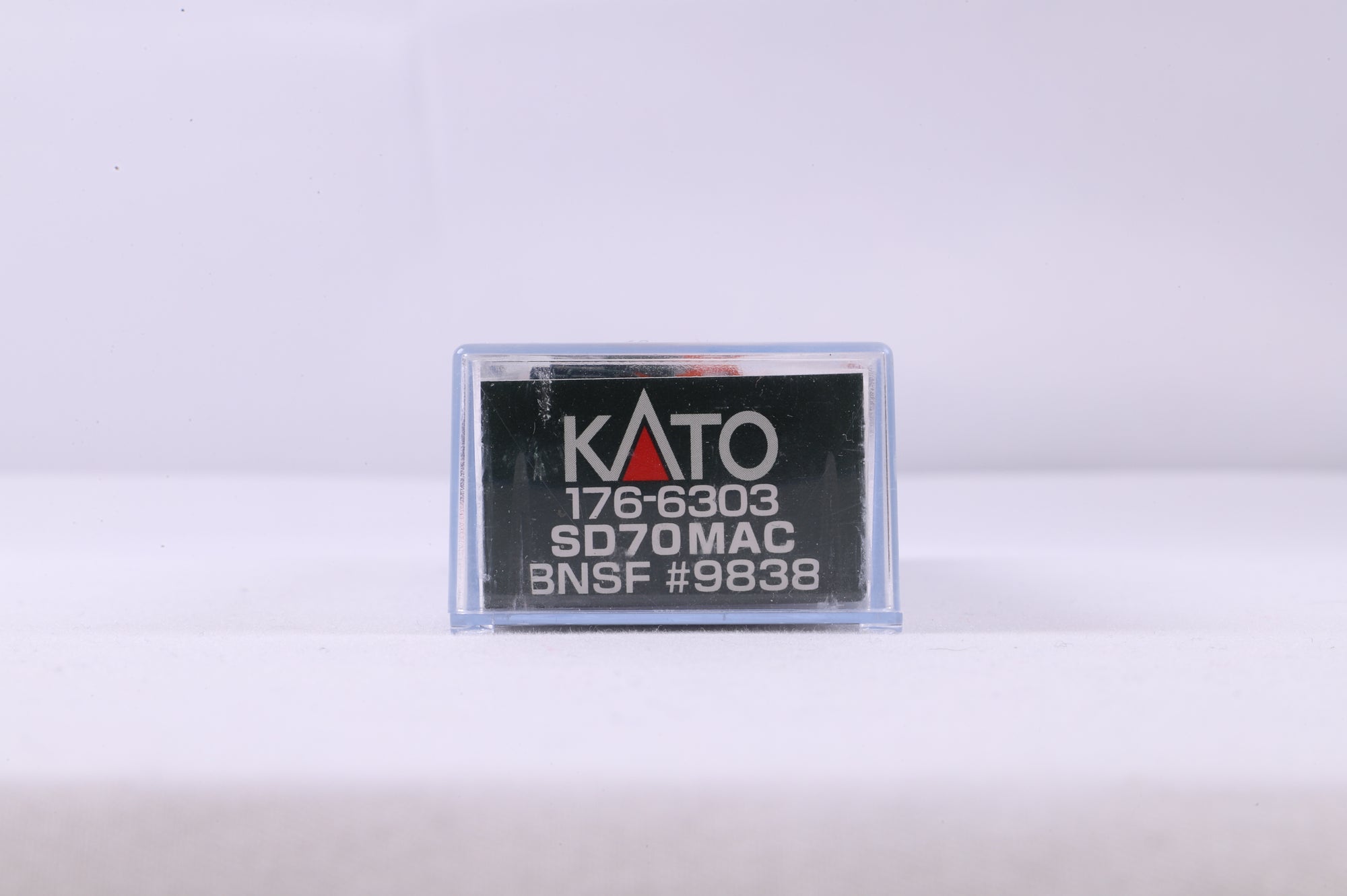 Kato N 176-6303 SD70MAC BNSF '9838' Diesel Locomotive