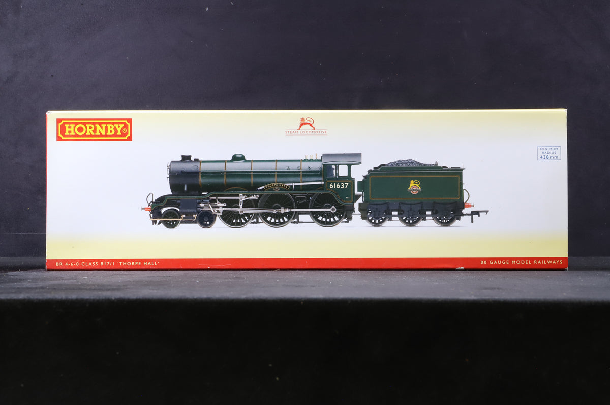 Hornby OO R2921 Class B17/1 61637 &#39;Thorpe Hall&#39; in Lined BR Green w/ Early Crests