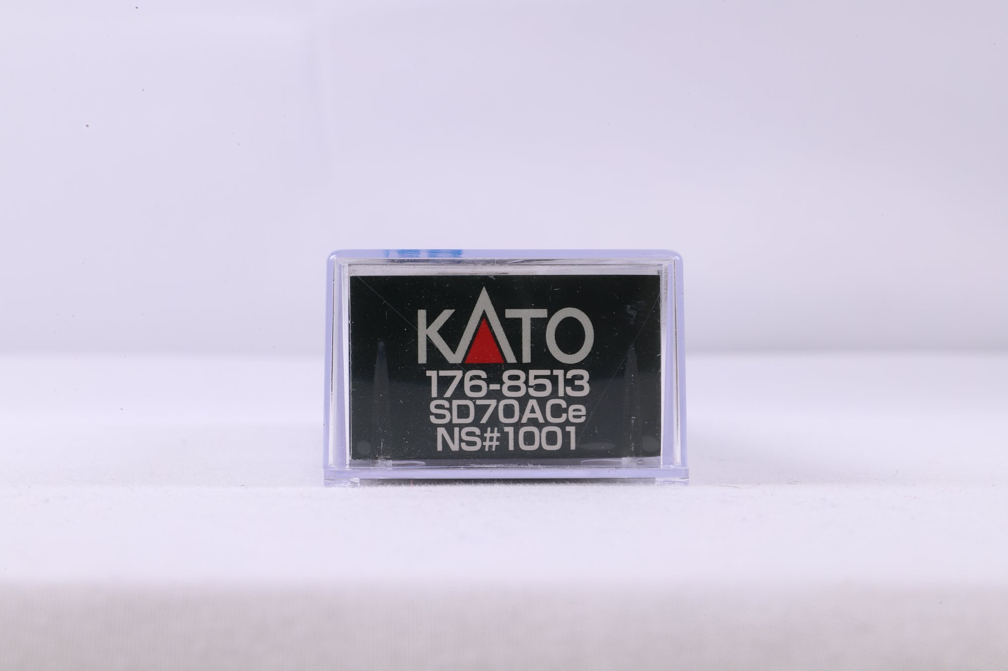 Kato N 176-8513 SD70ACe NS '1001' Diesel Locomotive