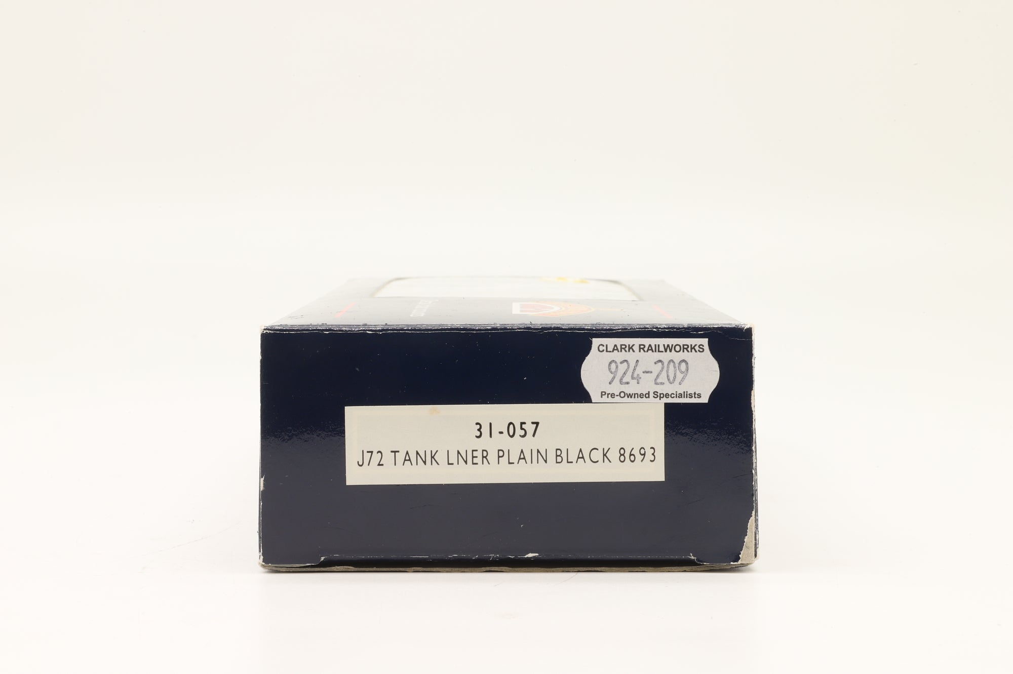 Bachmann OO 31-057 Class J72 Tank '8693' LNER Plain Black