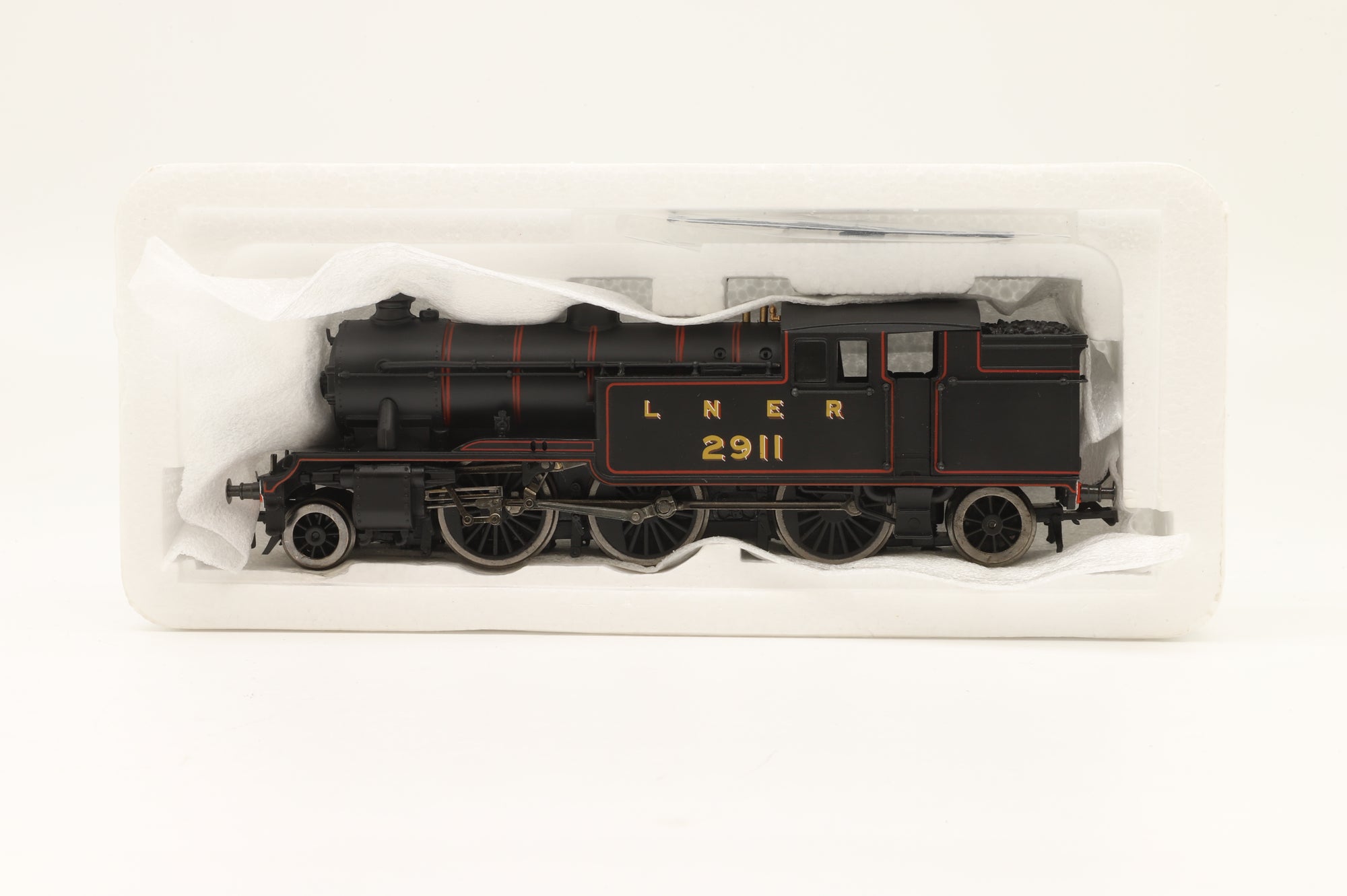 Bachmann OO 31-606 Class V1 Tank '2911' LNER Lined Black